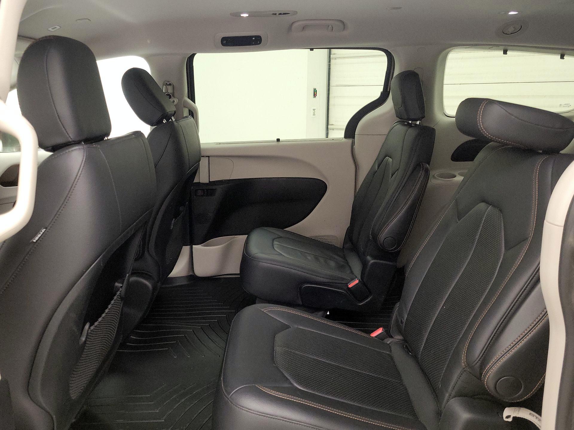 Thumbnail: 2018 Chrysler Pacifica - 19