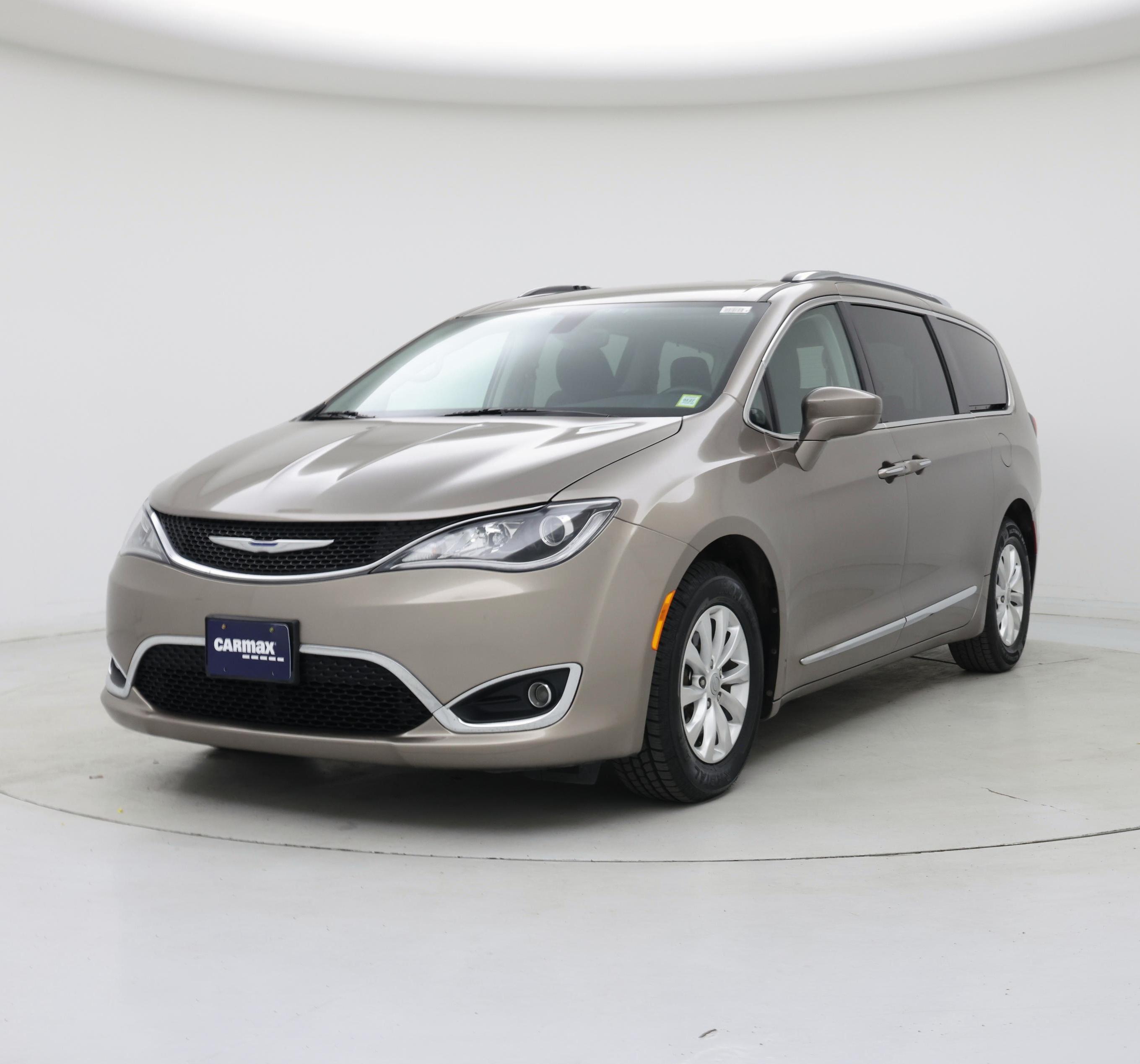 Thumbnail: 2018 Chrysler Pacifica - 5