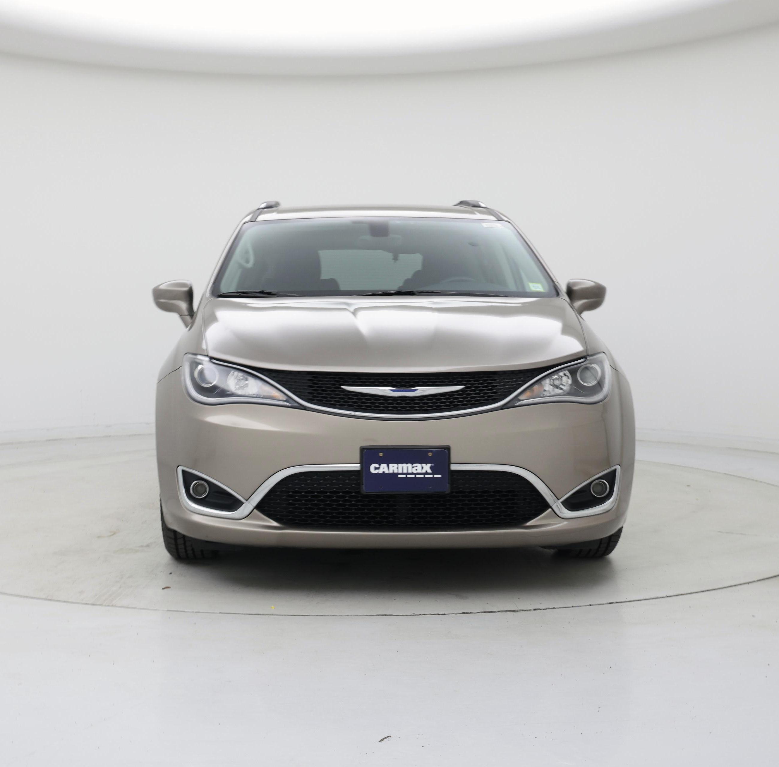 Thumbnail: 2018 Chrysler Pacifica - 7