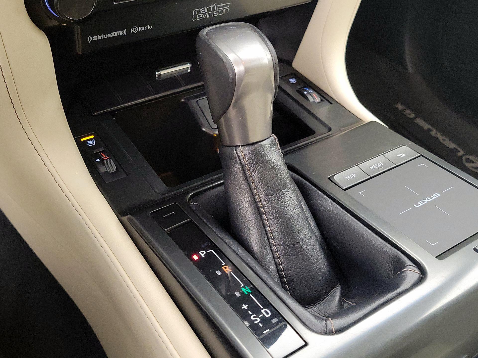 Thumbnail: 2022 Lexus GX - 18