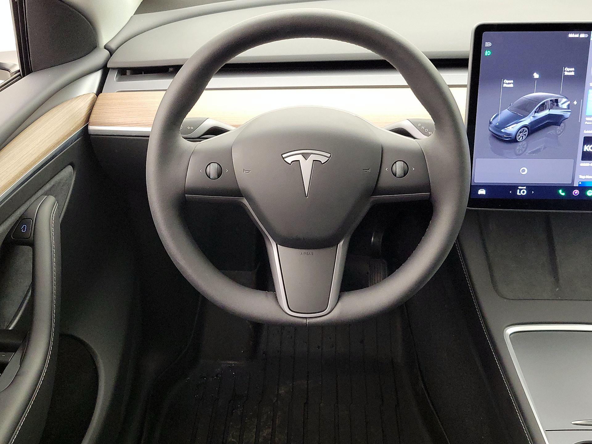 Thumbnail: 2025 Tesla Model Y - 10