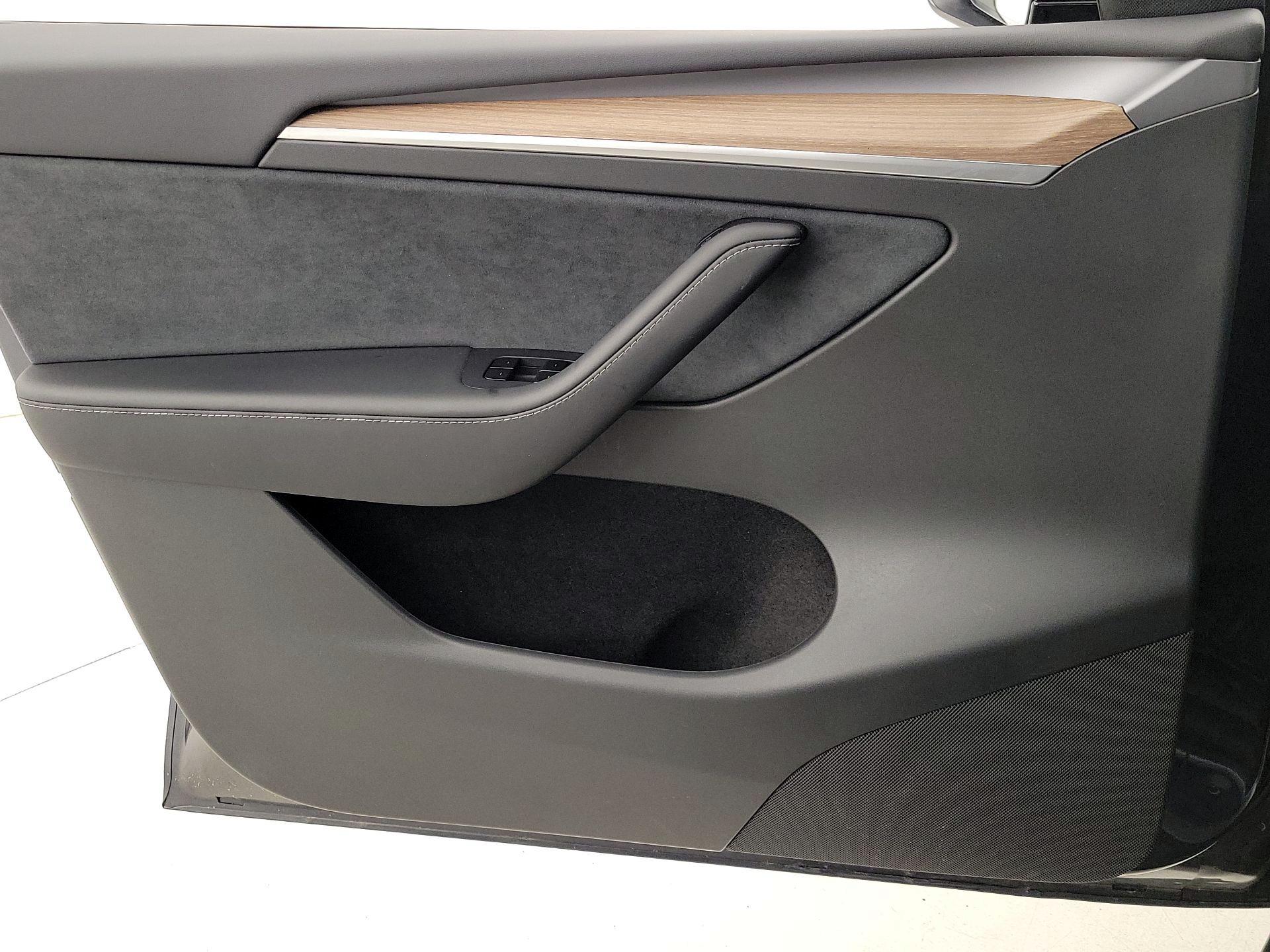 Thumbnail: 2025 Tesla Model Y - 12