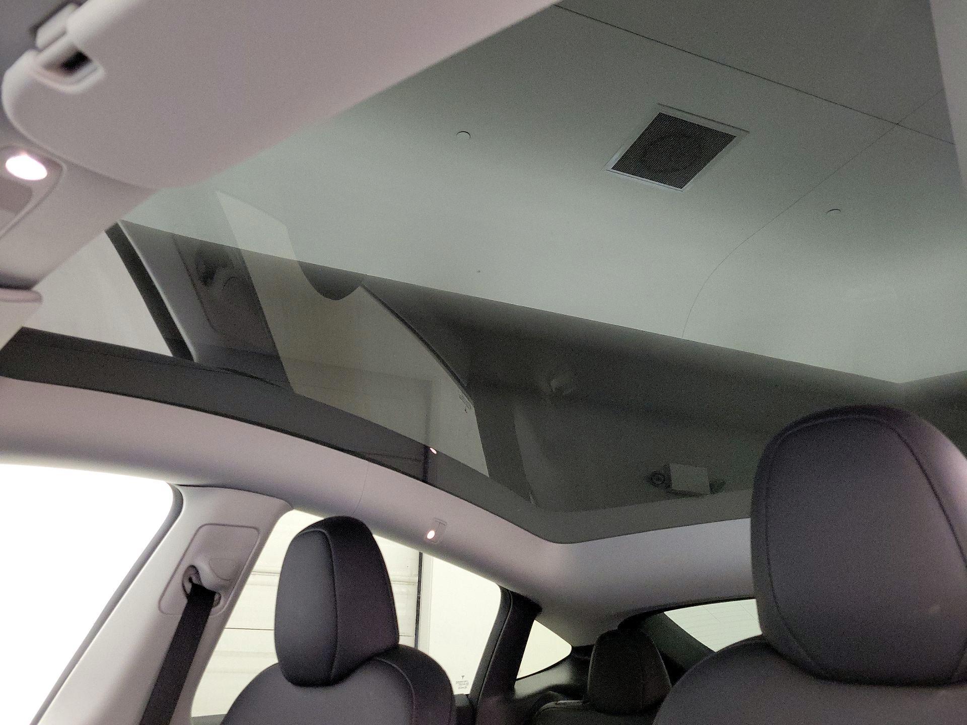 Thumbnail: 2025 Tesla Model Y - 19