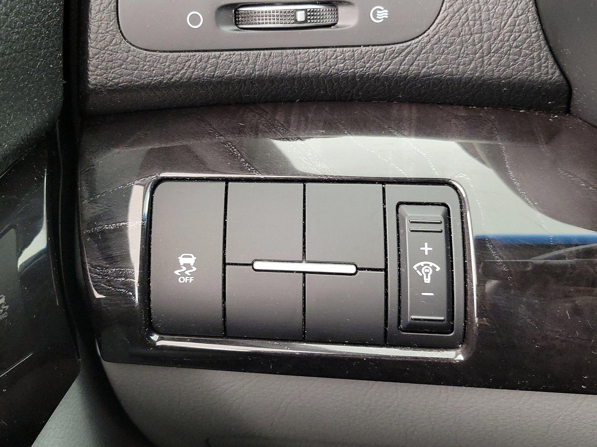 Thumbnail: 2014 Kia Sorento - 13