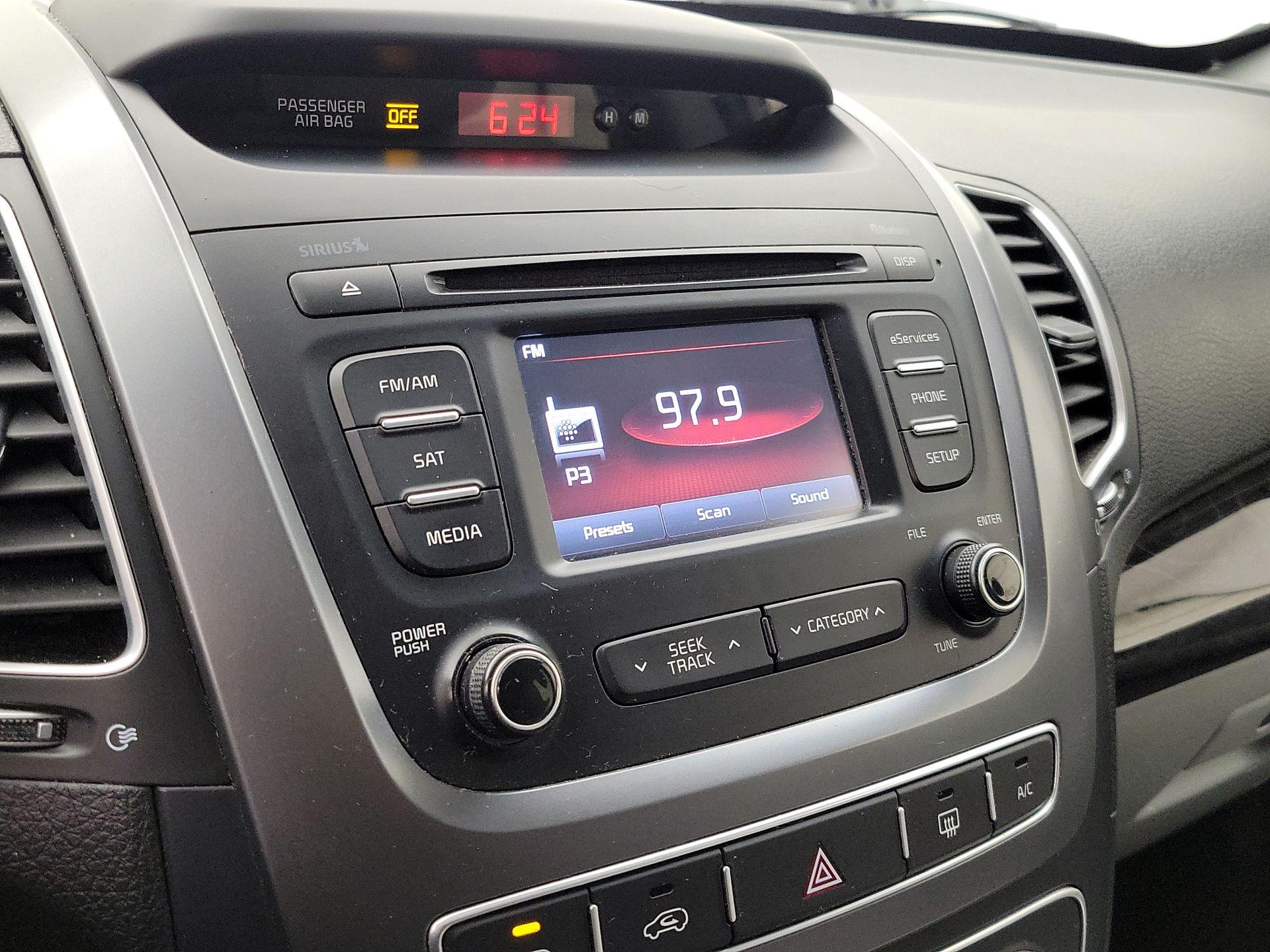 Thumbnail: 2014 Kia Sorento - 15