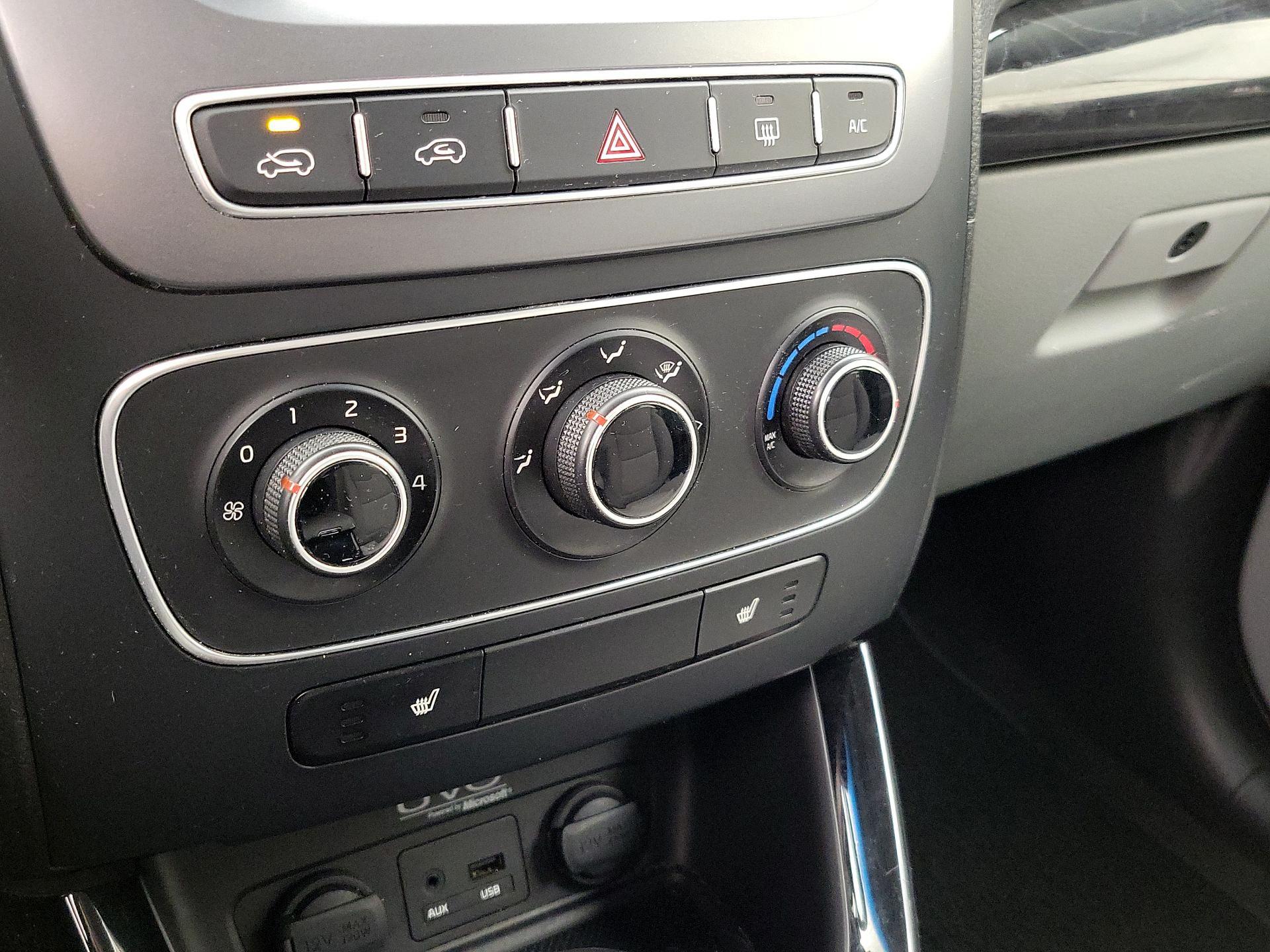 Thumbnail: 2014 Kia Sorento - 16