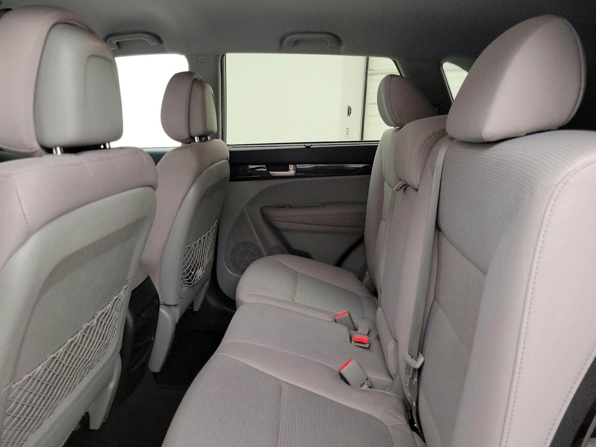 Thumbnail: 2014 Kia Sorento - 19