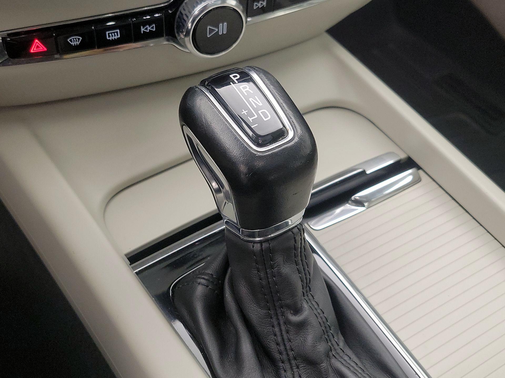 Thumbnail: 2020 Volvo S60 - 18