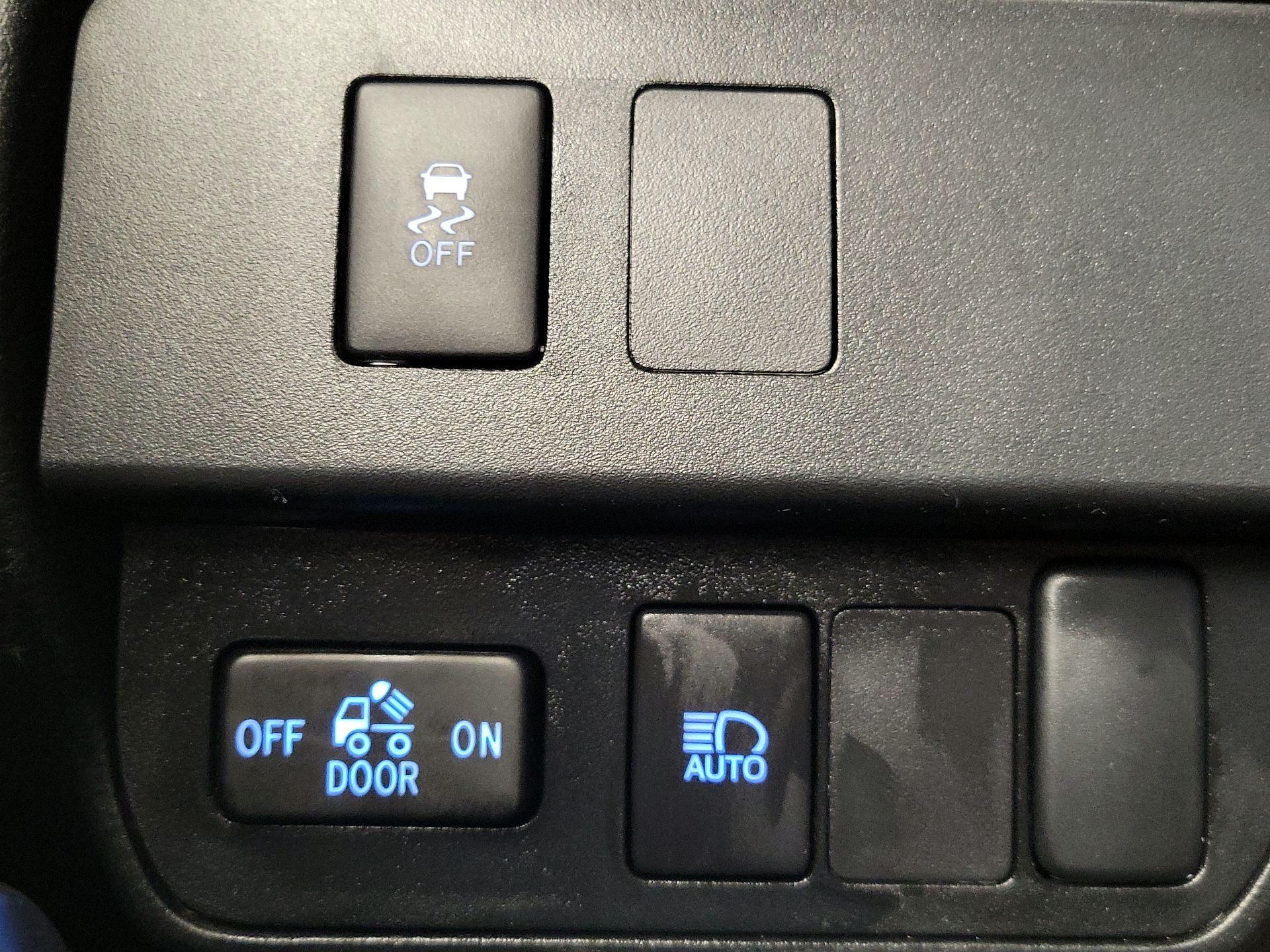 Thumbnail: 2023 Toyota Tacoma - 13