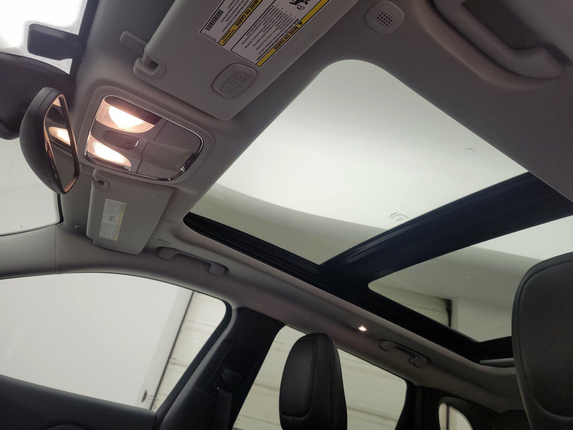 Thumbnail: 2022 Jeep Cherokee - 20