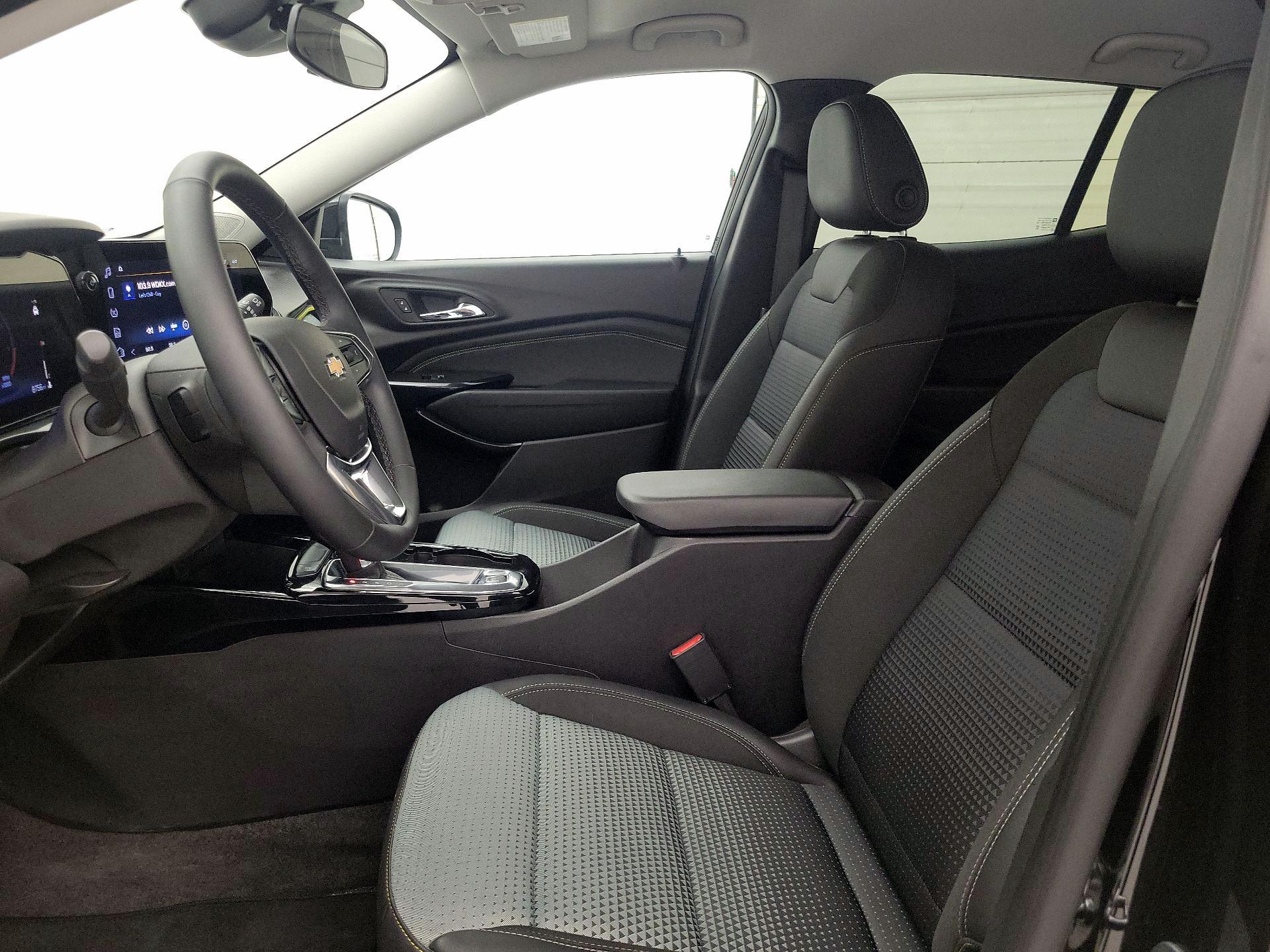 Thumbnail: 2025 Chevrolet Trax - 11