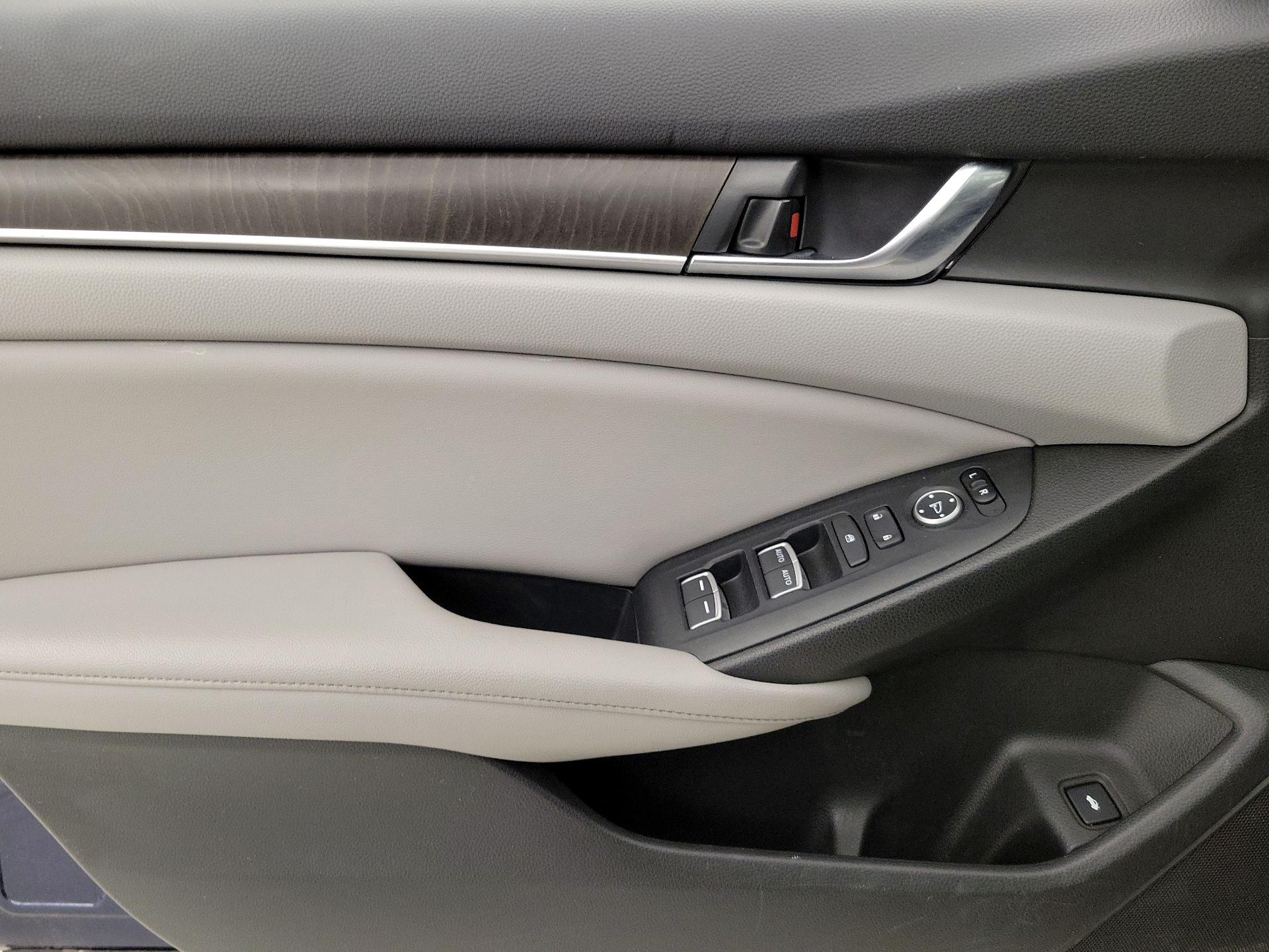 Thumbnail: 2019 Honda Accord - 12