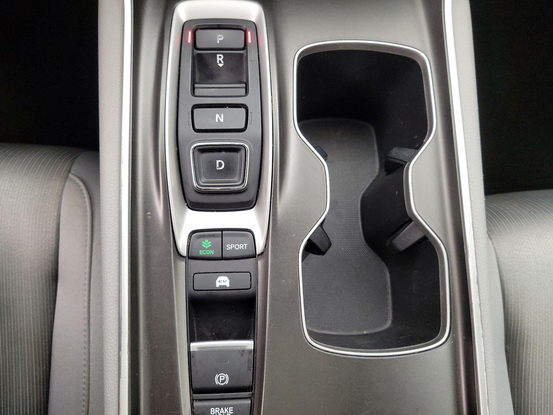 Thumbnail: 2019 Honda Accord - 17