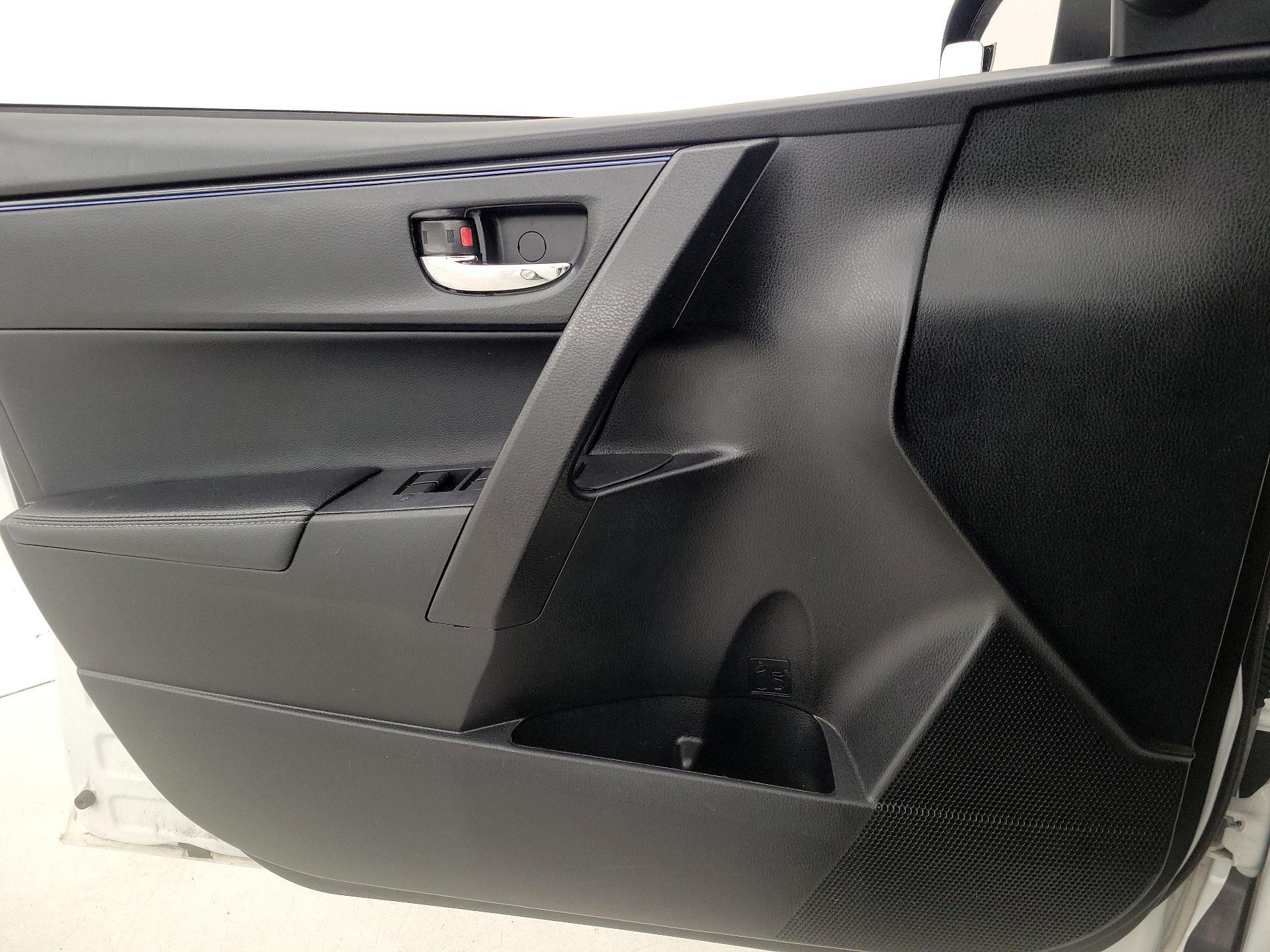 Thumbnail: 2018 Toyota Corolla - 12