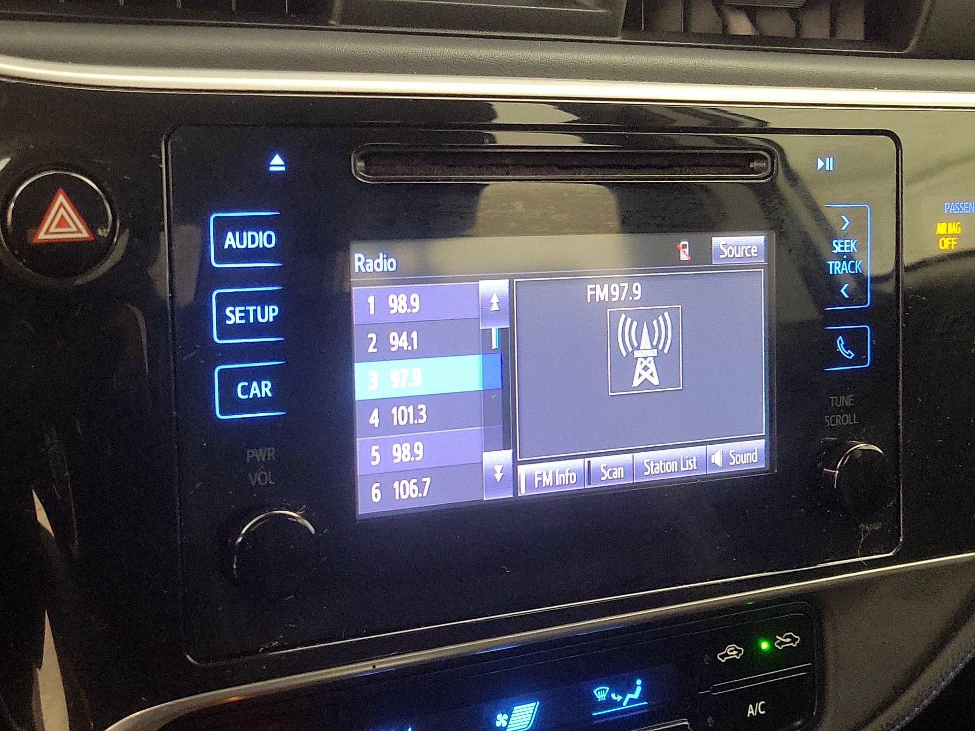 Thumbnail: 2018 Toyota Corolla - 15