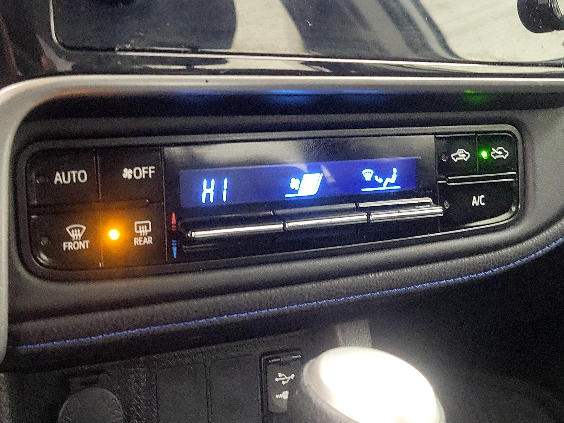 Thumbnail: 2018 Toyota Corolla - 16