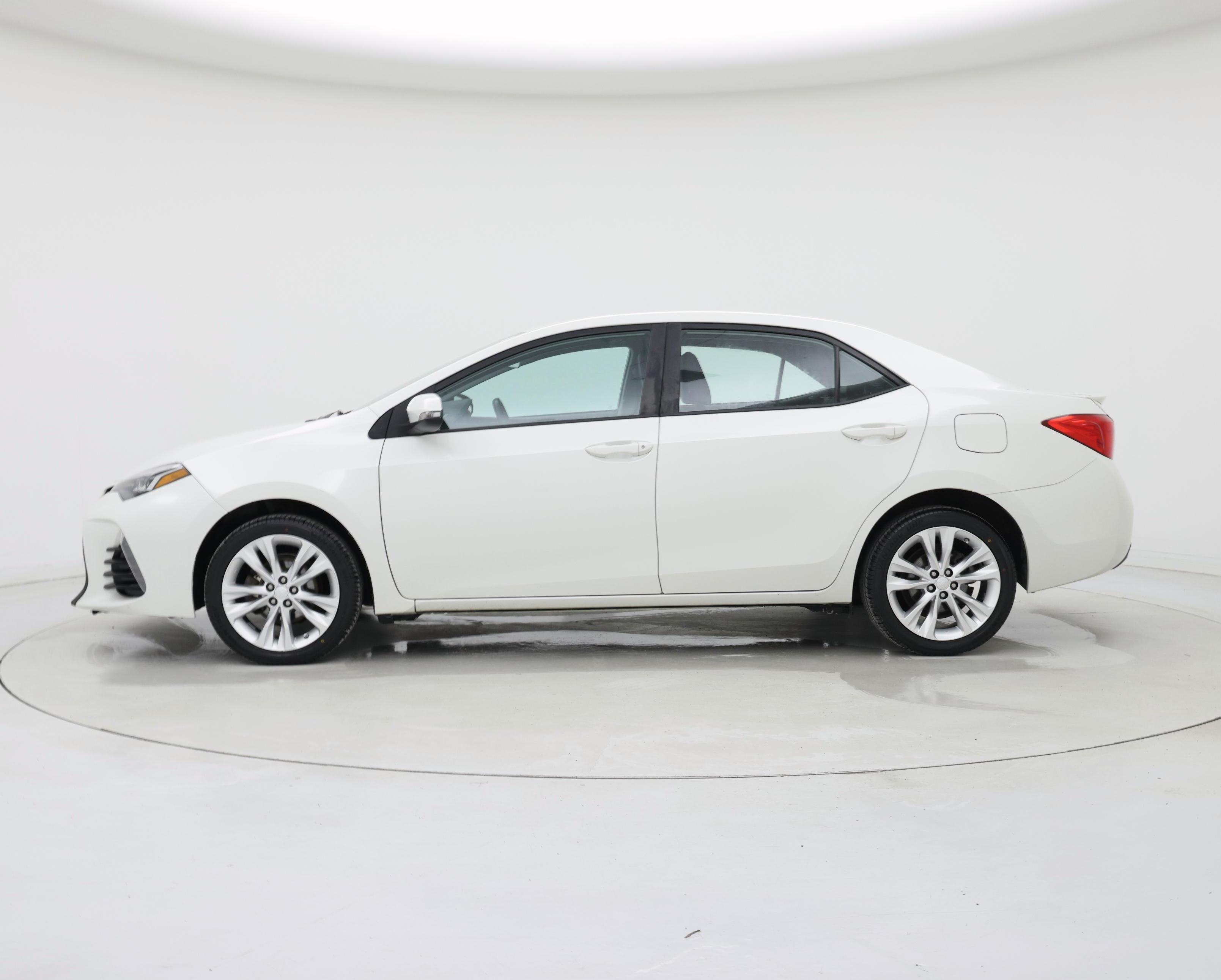 Thumbnail: 2018 Toyota Corolla - 3