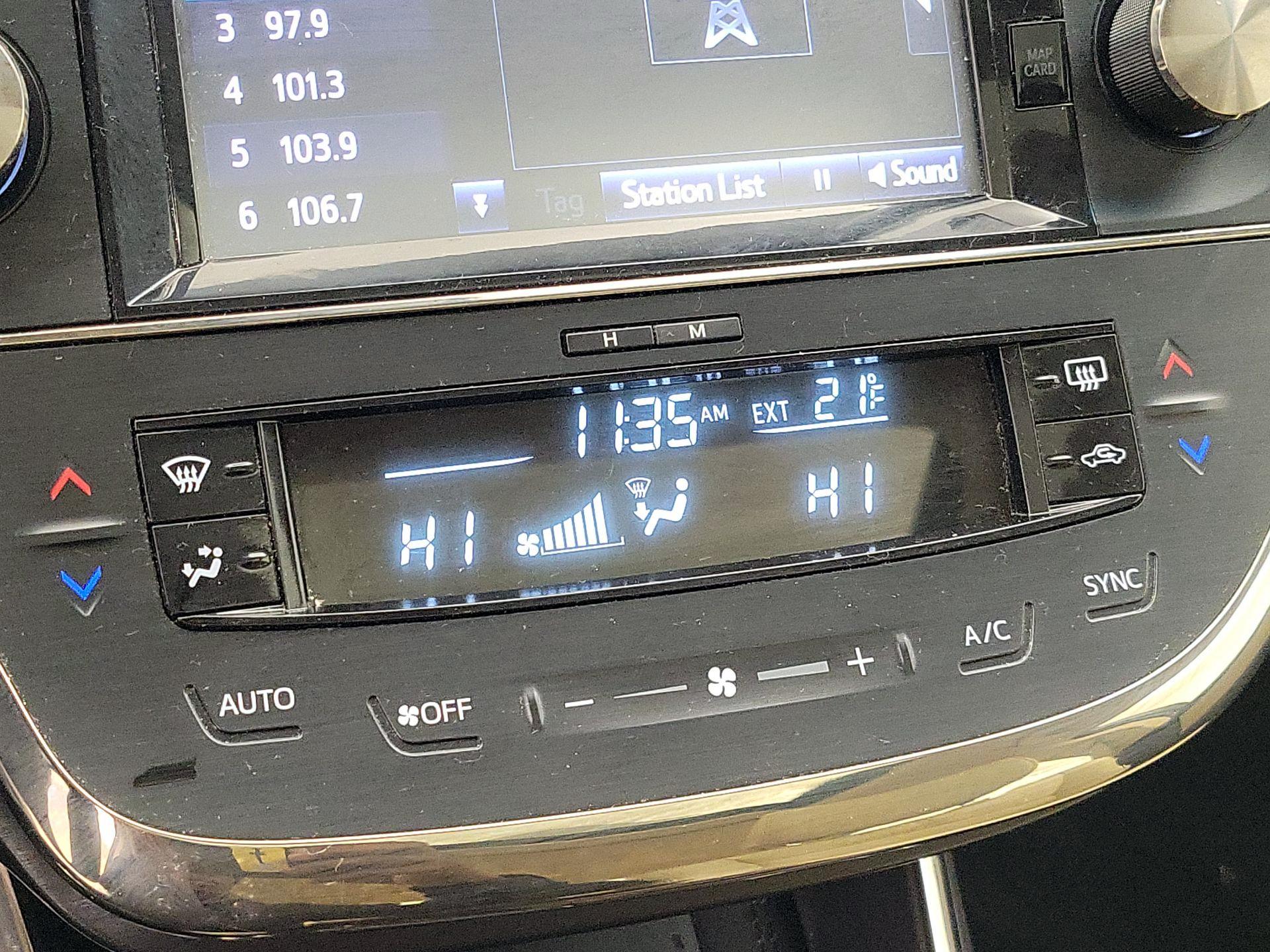 Thumbnail: 2017 Toyota Avalon - 16