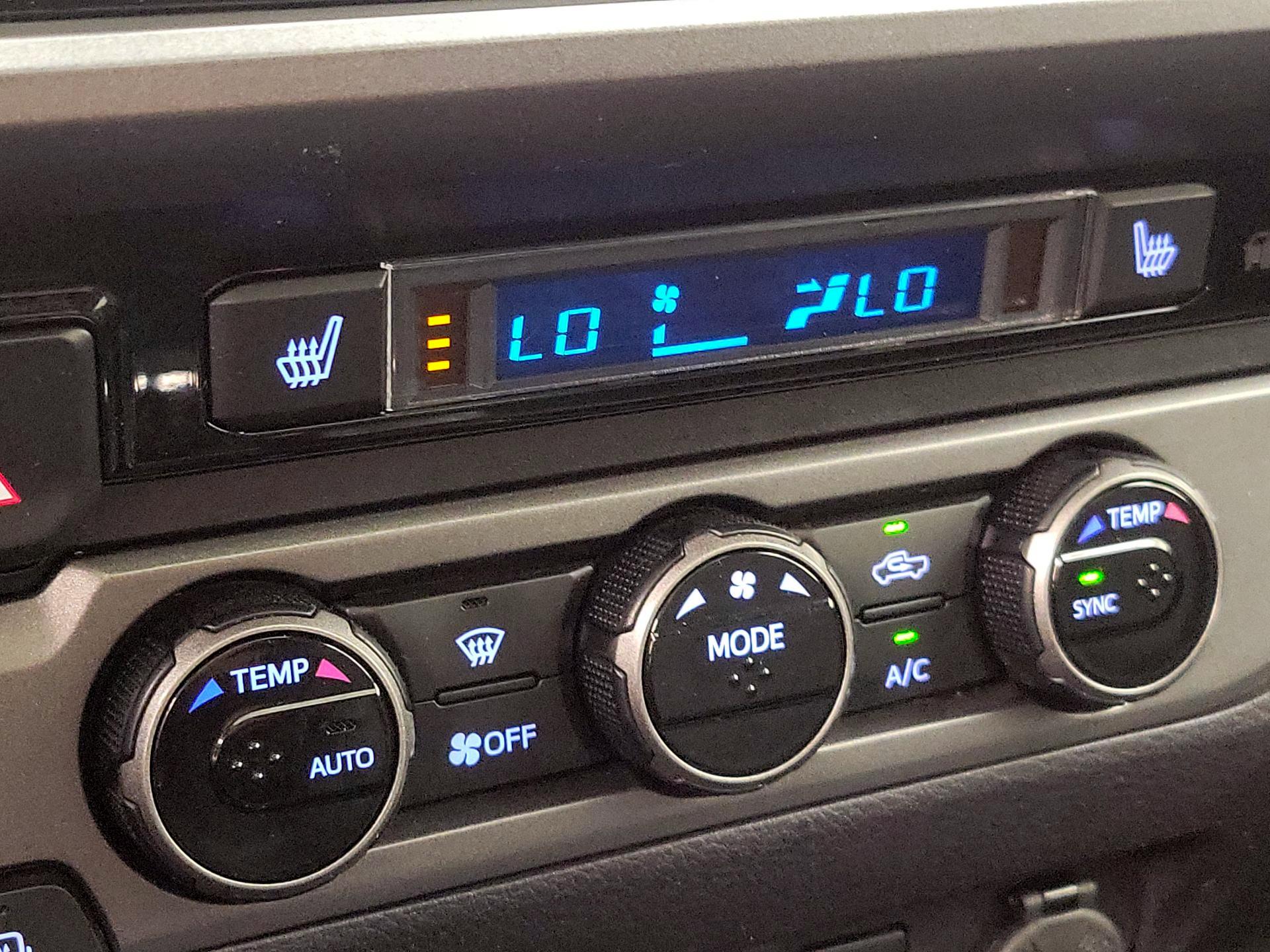 Thumbnail: 2018 Toyota Tacoma - 17