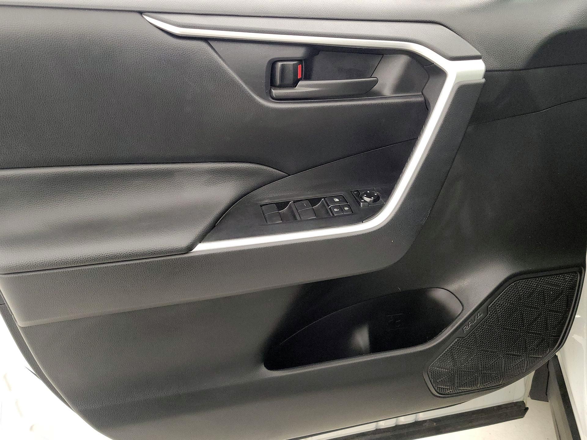 Thumbnail: 2023 Toyota RAV4 - 12