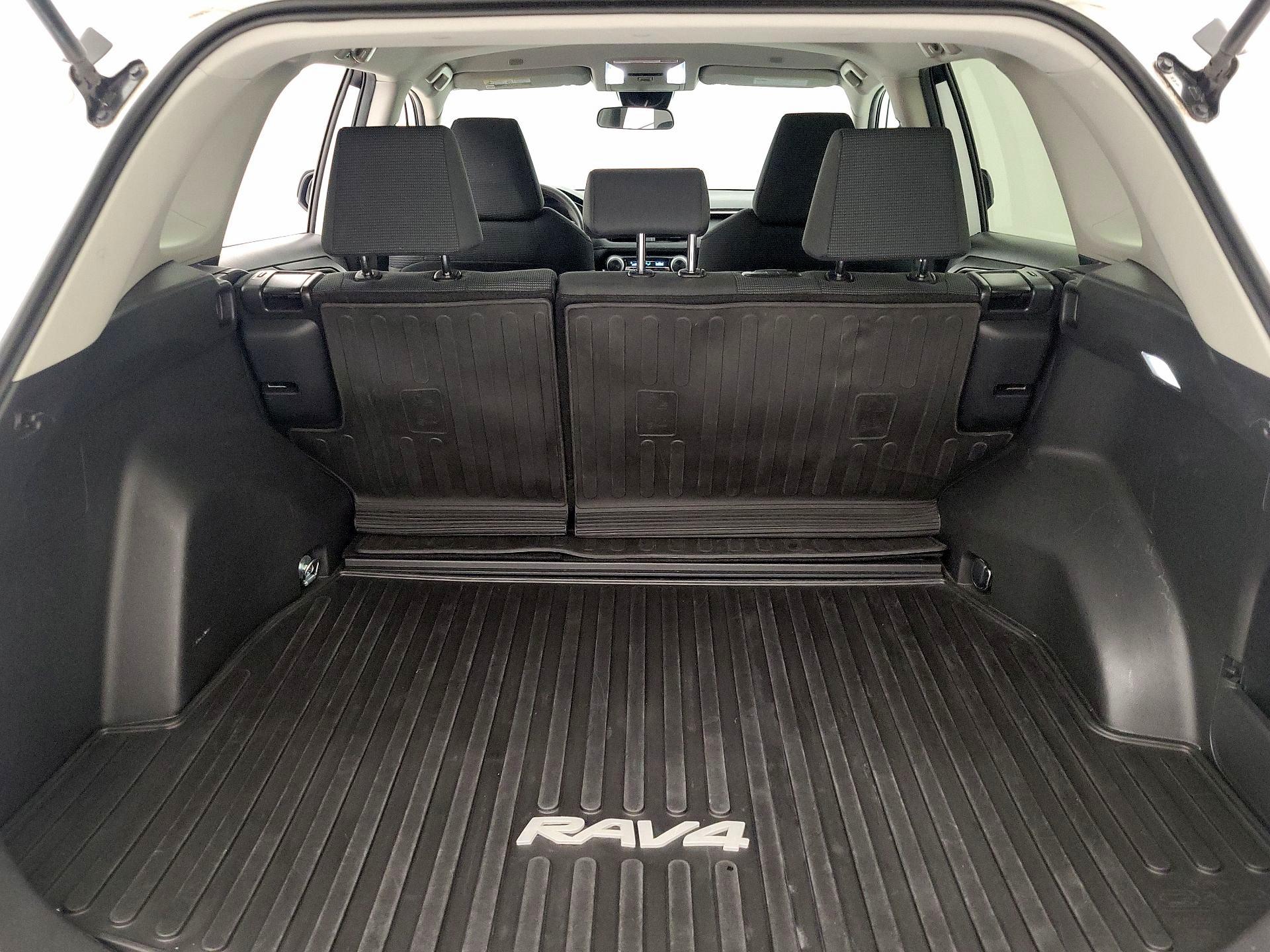 Thumbnail: 2023 Toyota RAV4 - 20