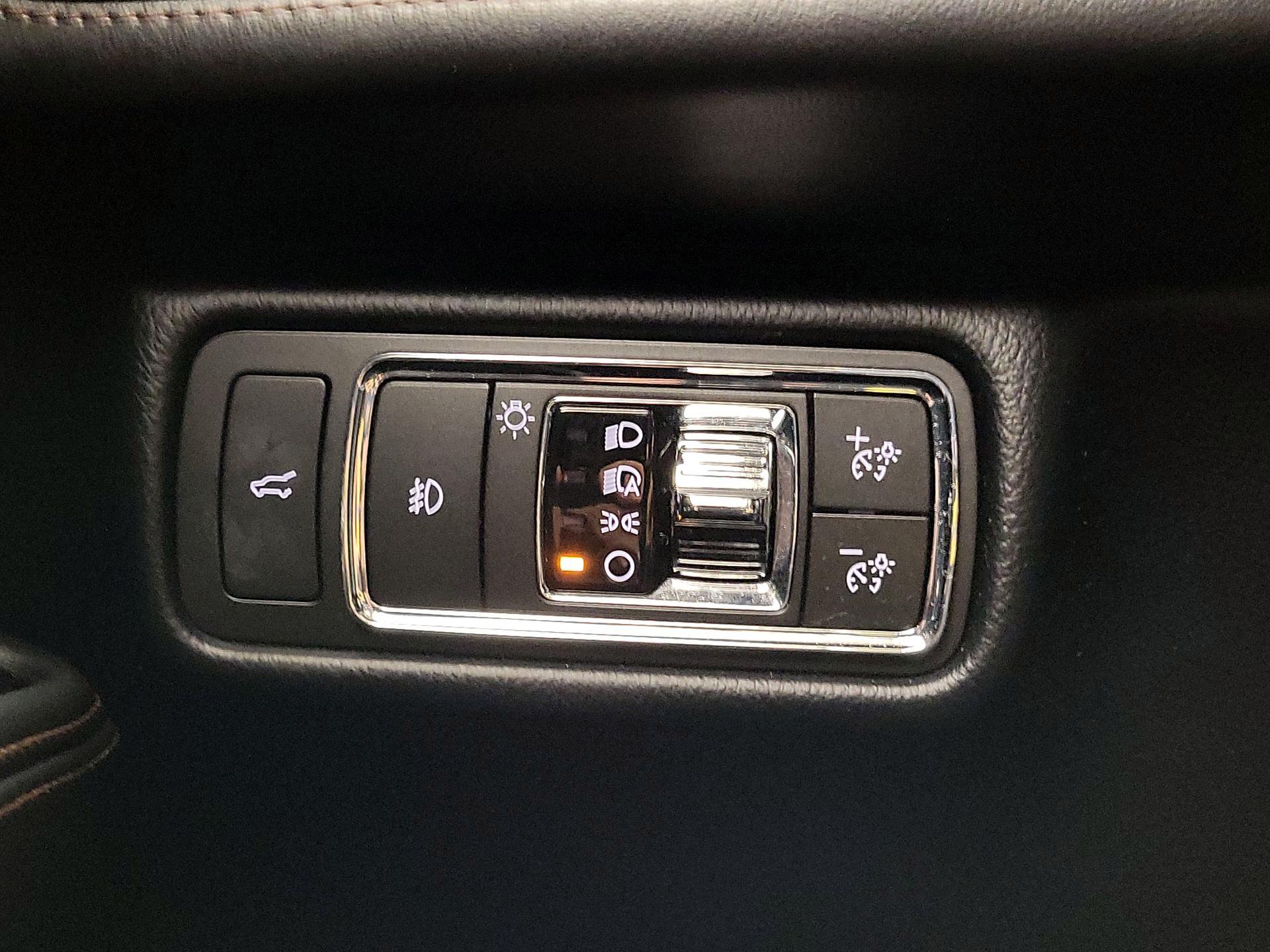 Thumbnail: 2021 Lincoln Aviator - 13