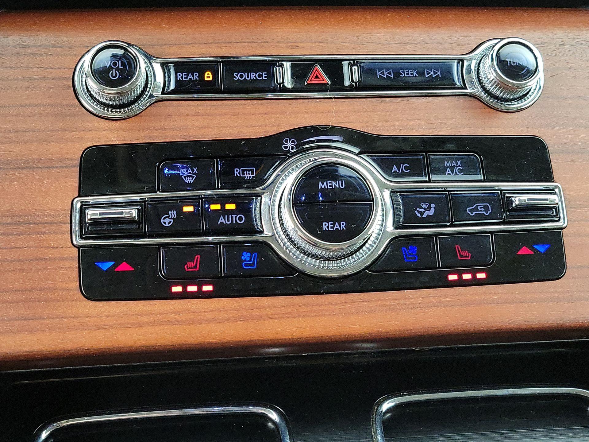 Thumbnail: 2021 Lincoln Aviator - 17