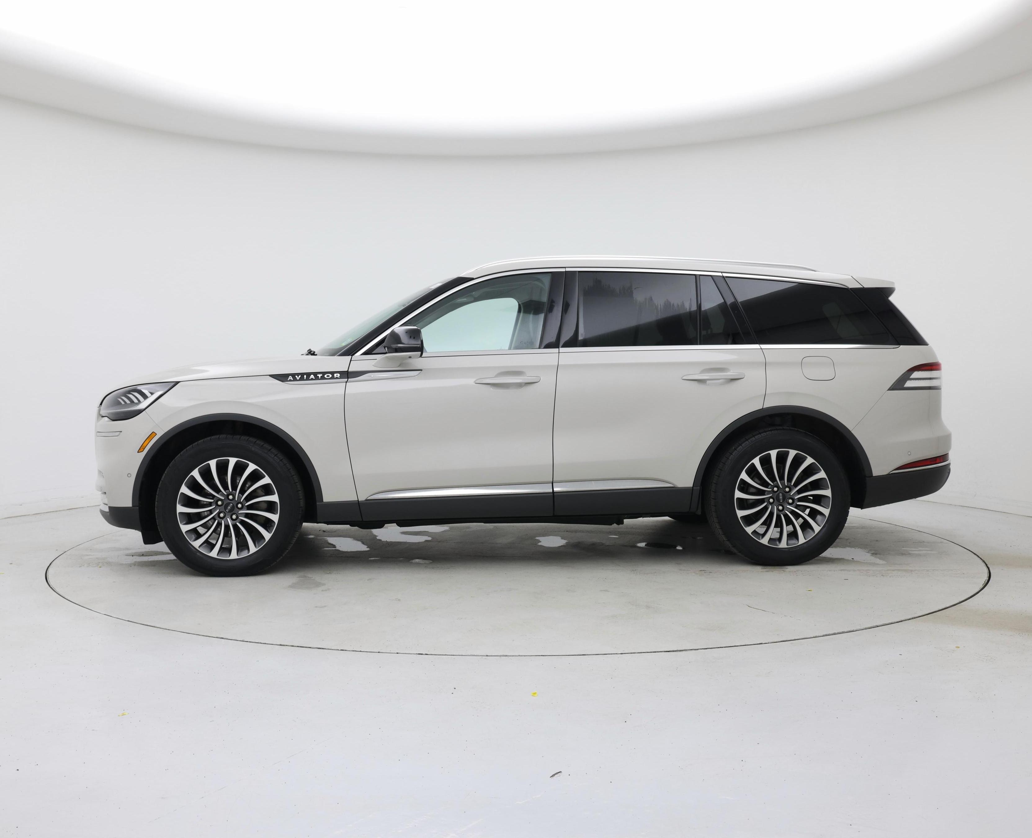 Thumbnail: 2021 Lincoln Aviator - 3