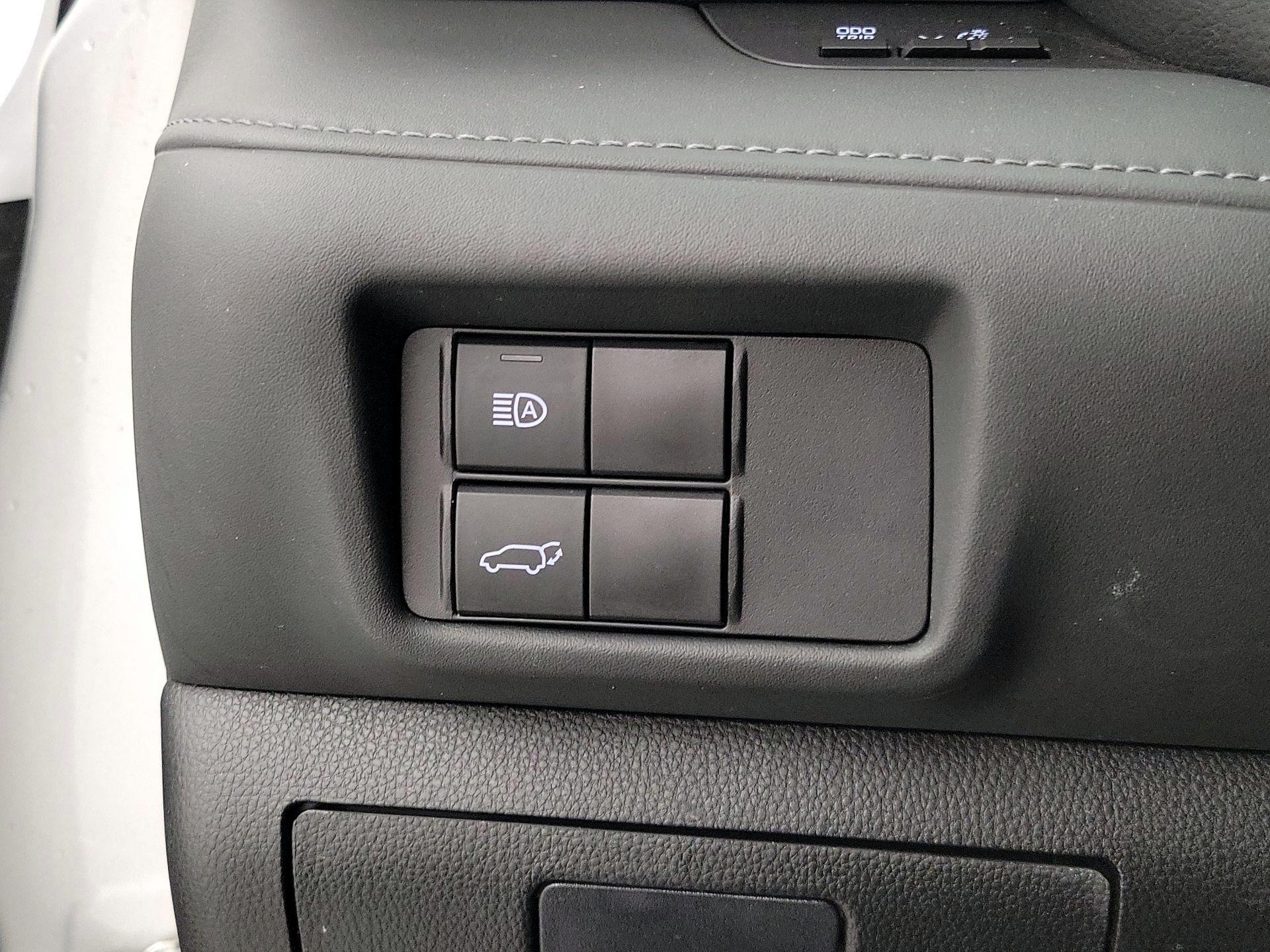 Thumbnail: 2022 Toyota Highlander - 13