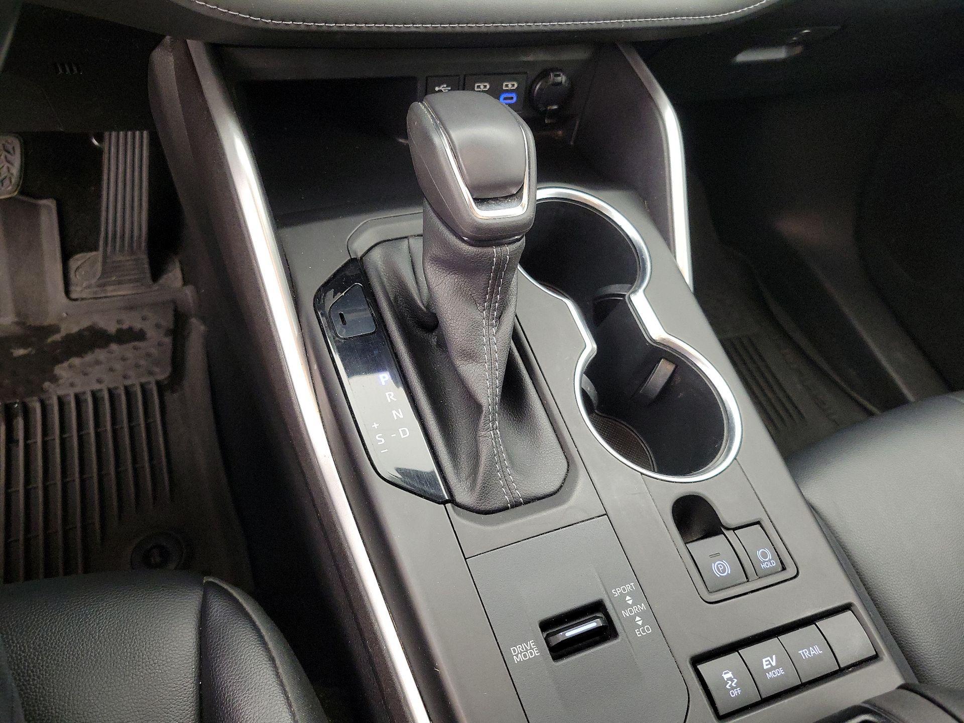 Thumbnail: 2022 Toyota Highlander - 17