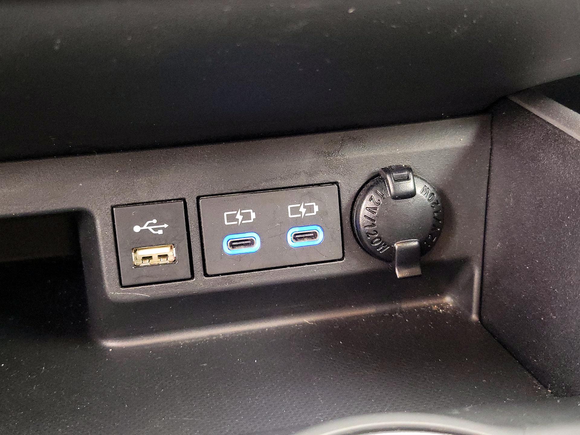 Thumbnail: 2022 Toyota Highlander - 18