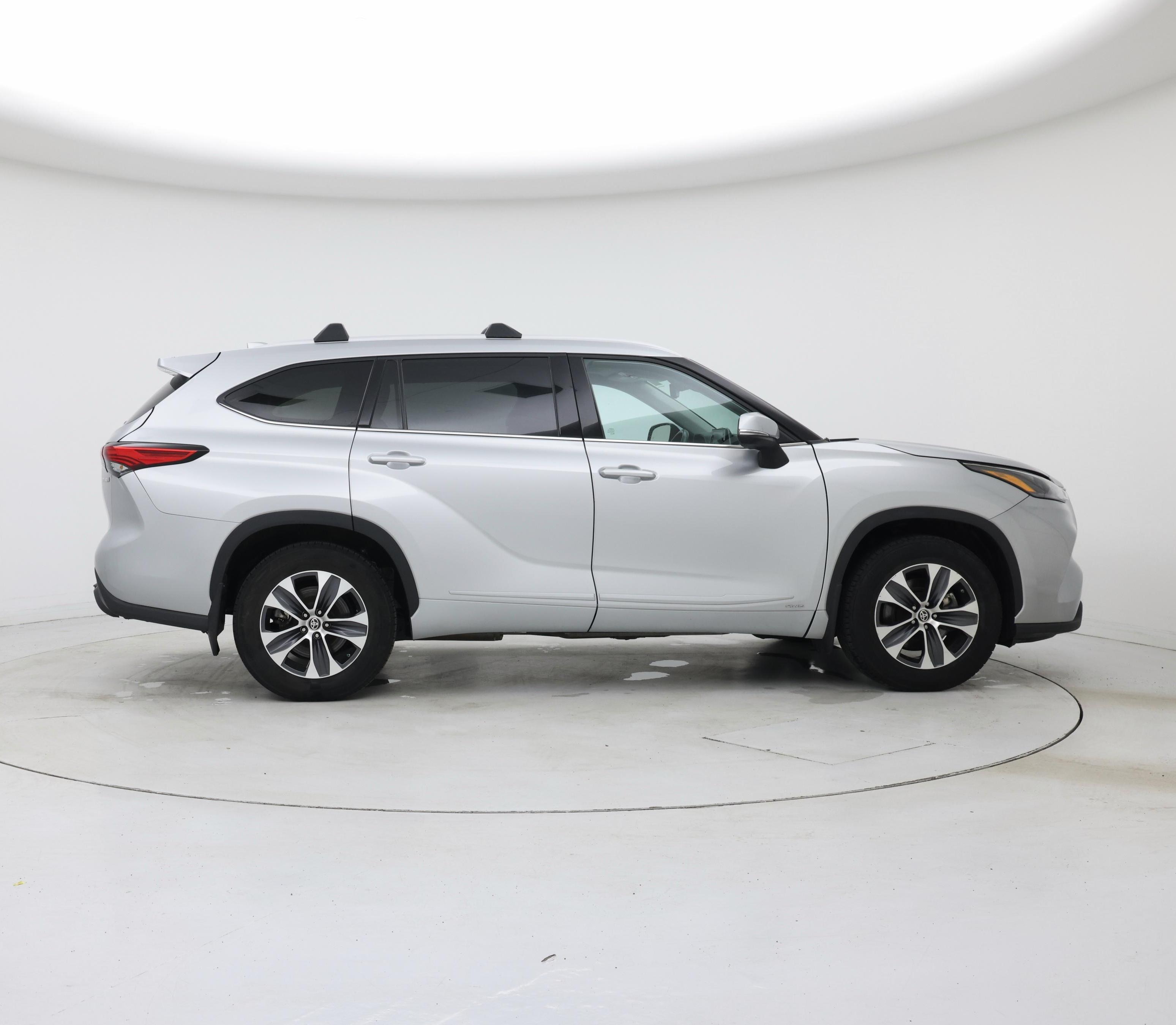 Thumbnail: 2022 Toyota Highlander - 7