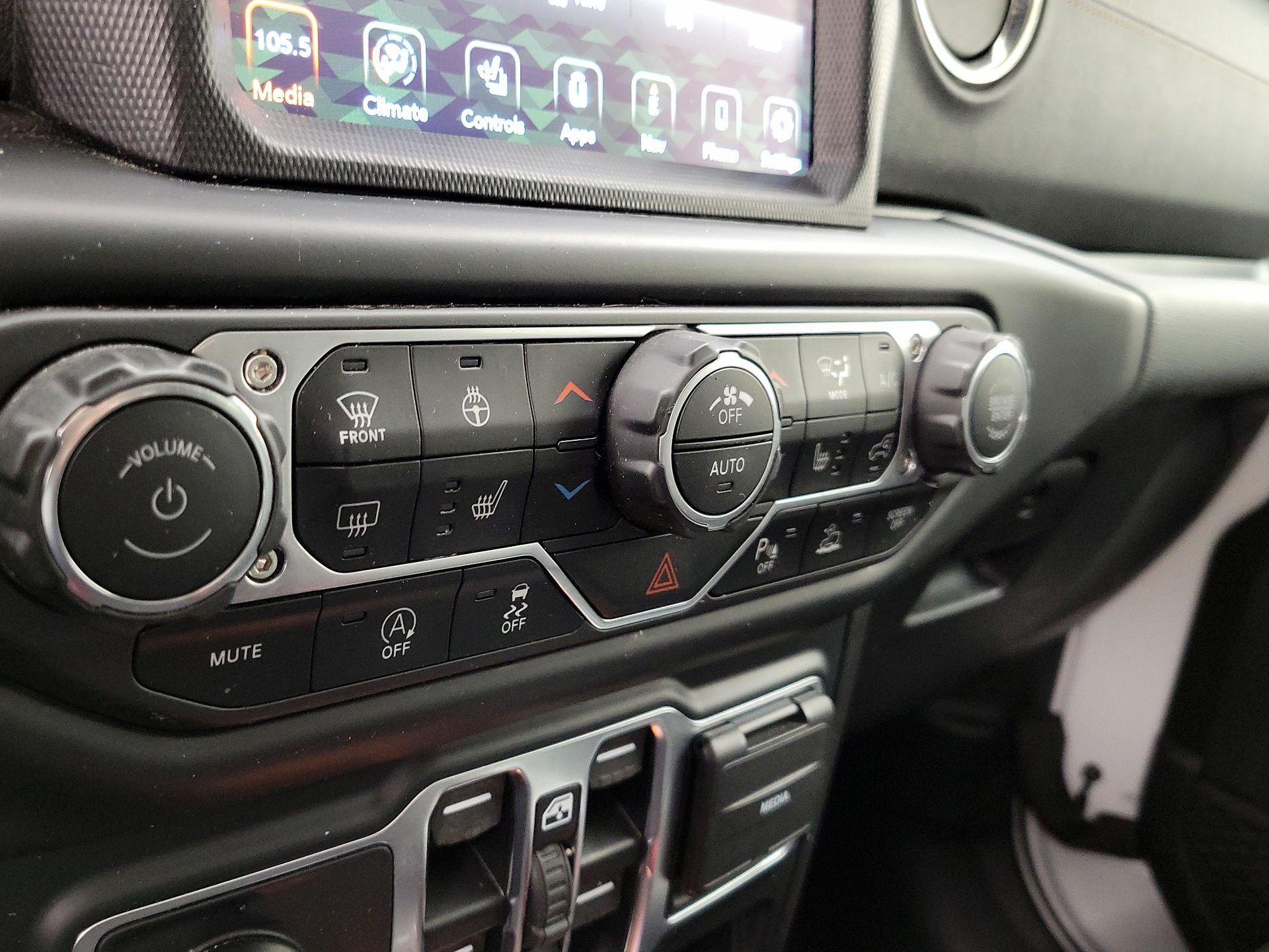 Thumbnail: 2021 Jeep Gladiator - 17