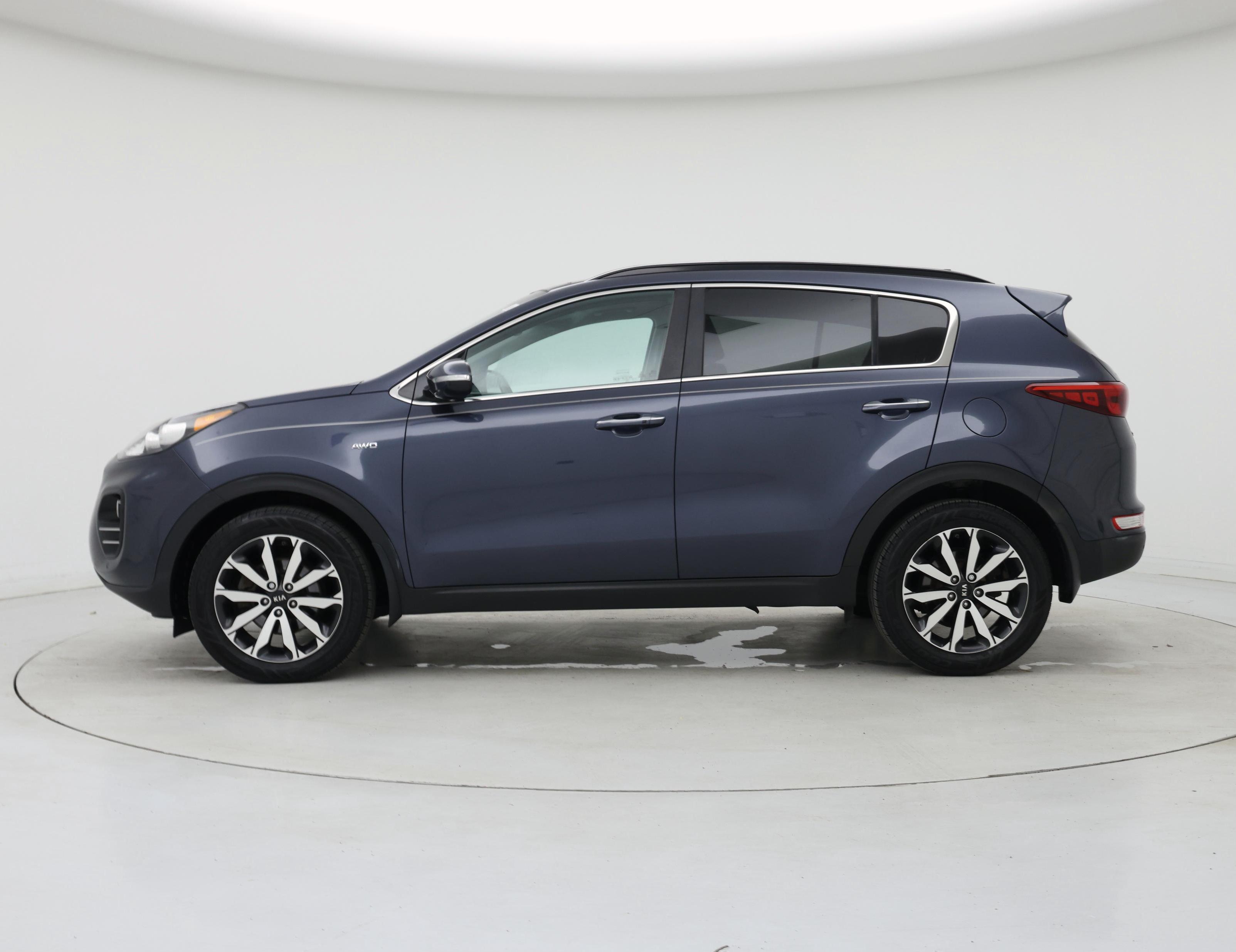 Thumbnail: 2019 Kia Sportage - 3