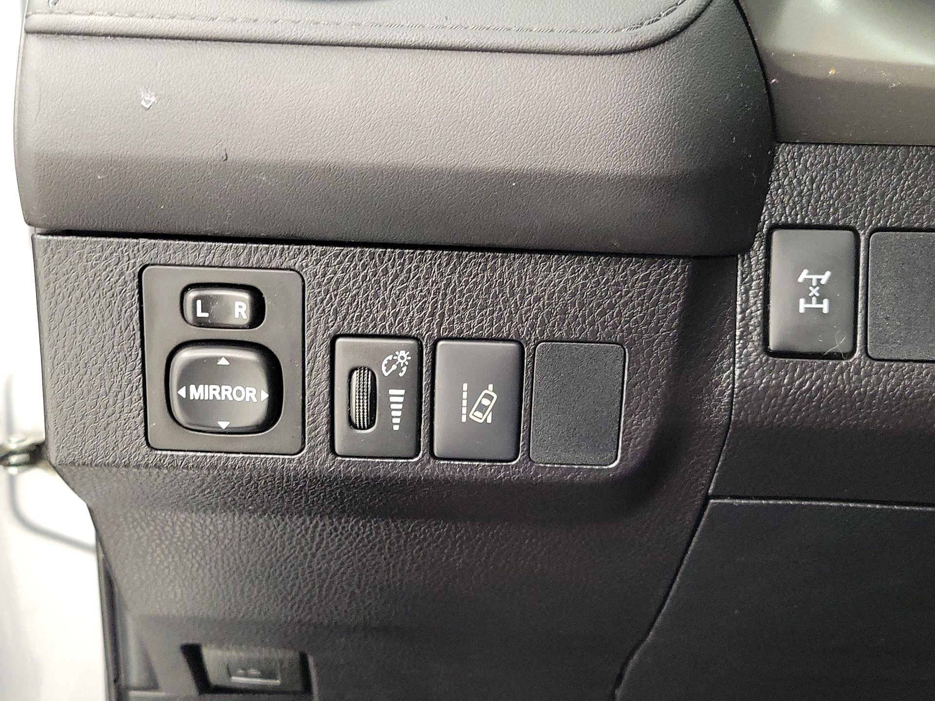 Thumbnail: 2017 Toyota RAV4 - 13