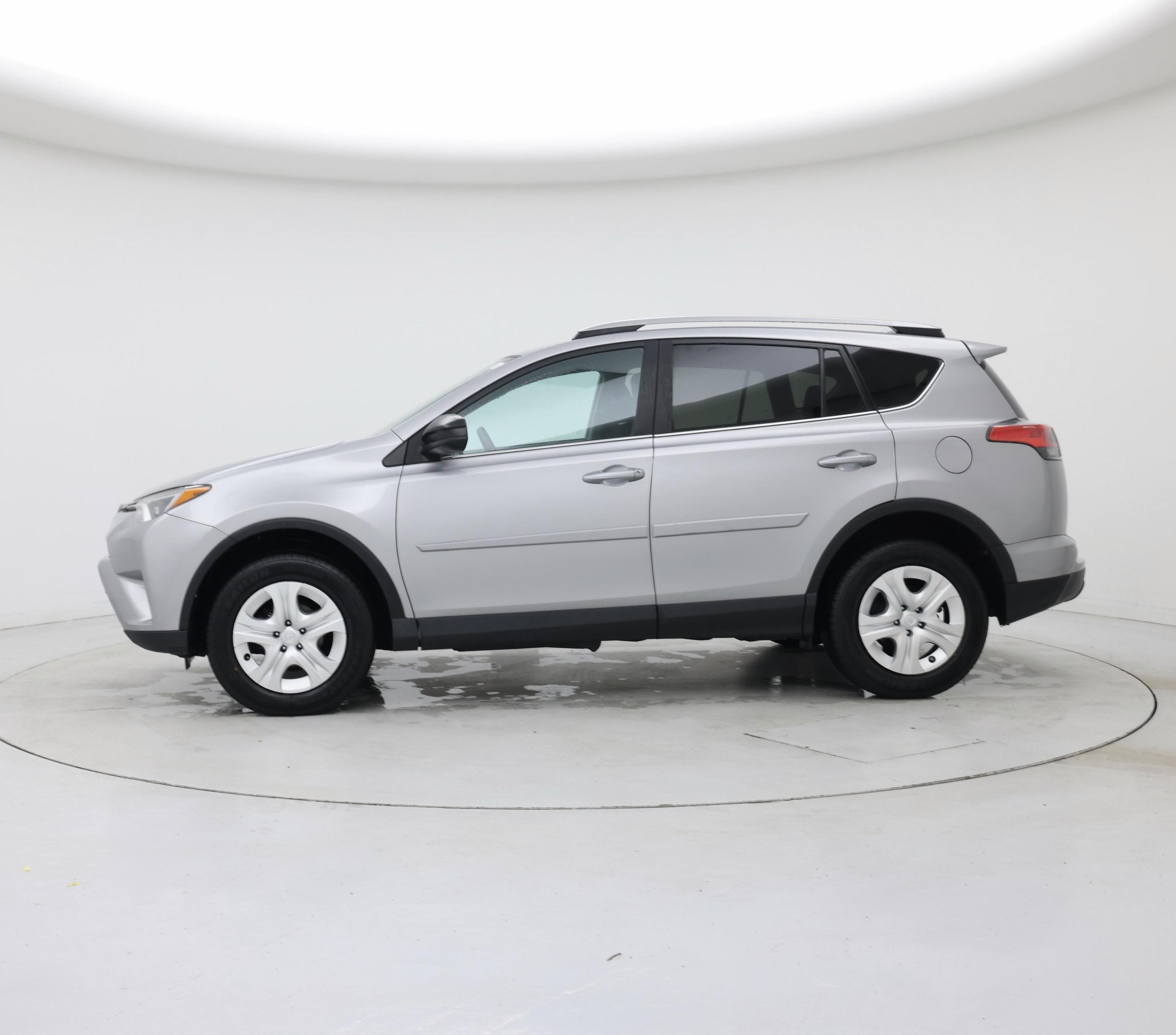 Thumbnail: 2017 Toyota RAV4 - 3