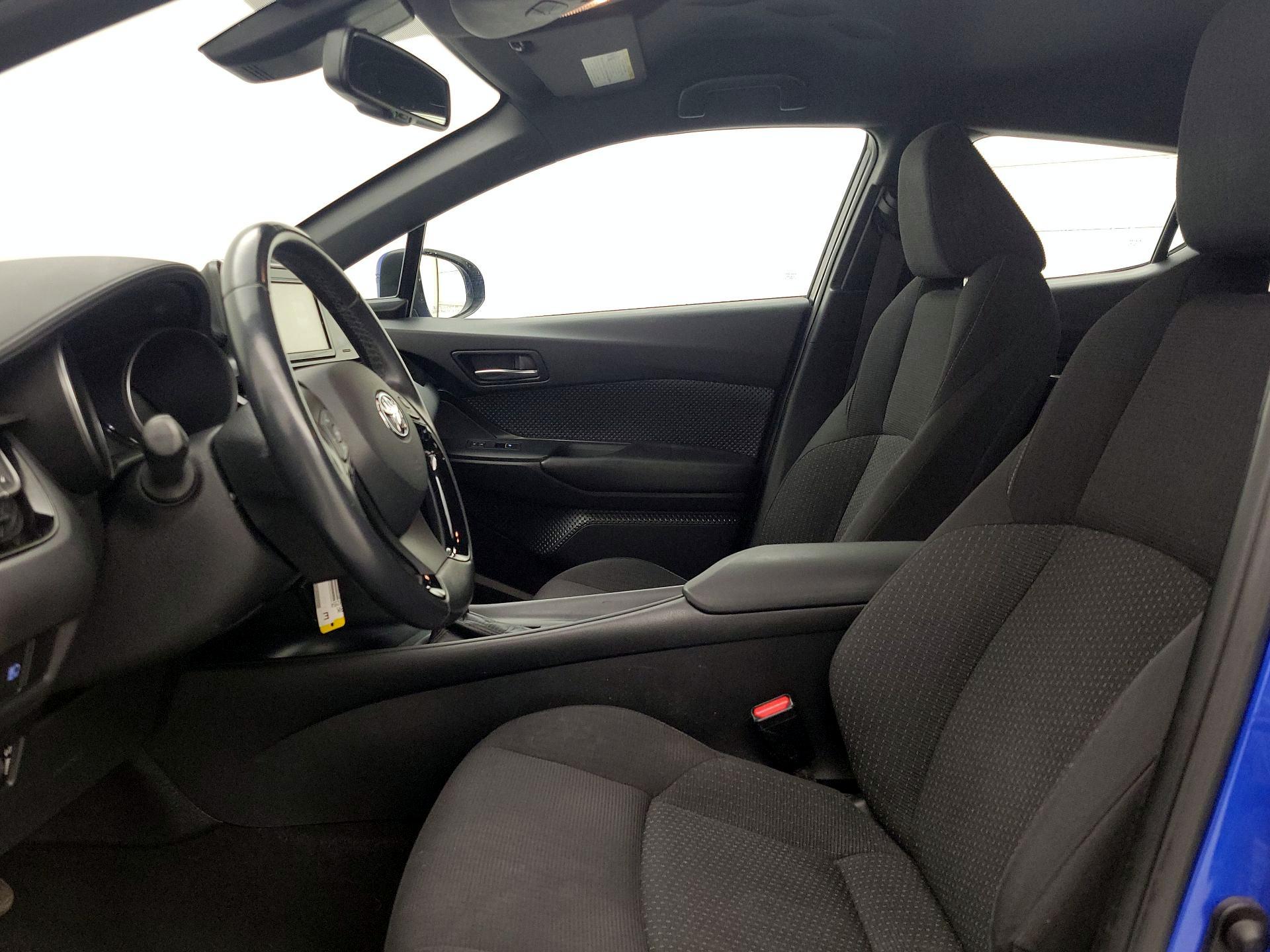 Thumbnail: 2018 Toyota C-HR - 11