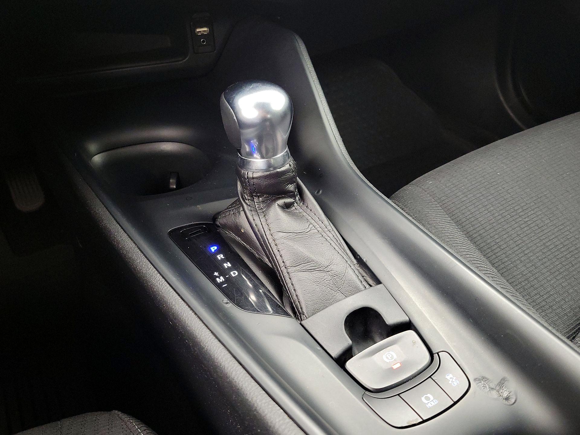 Thumbnail: 2018 Toyota C-HR - 17