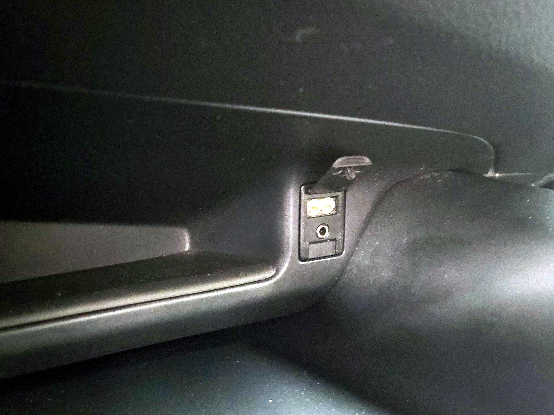 Thumbnail: 2018 Toyota C-HR - 18