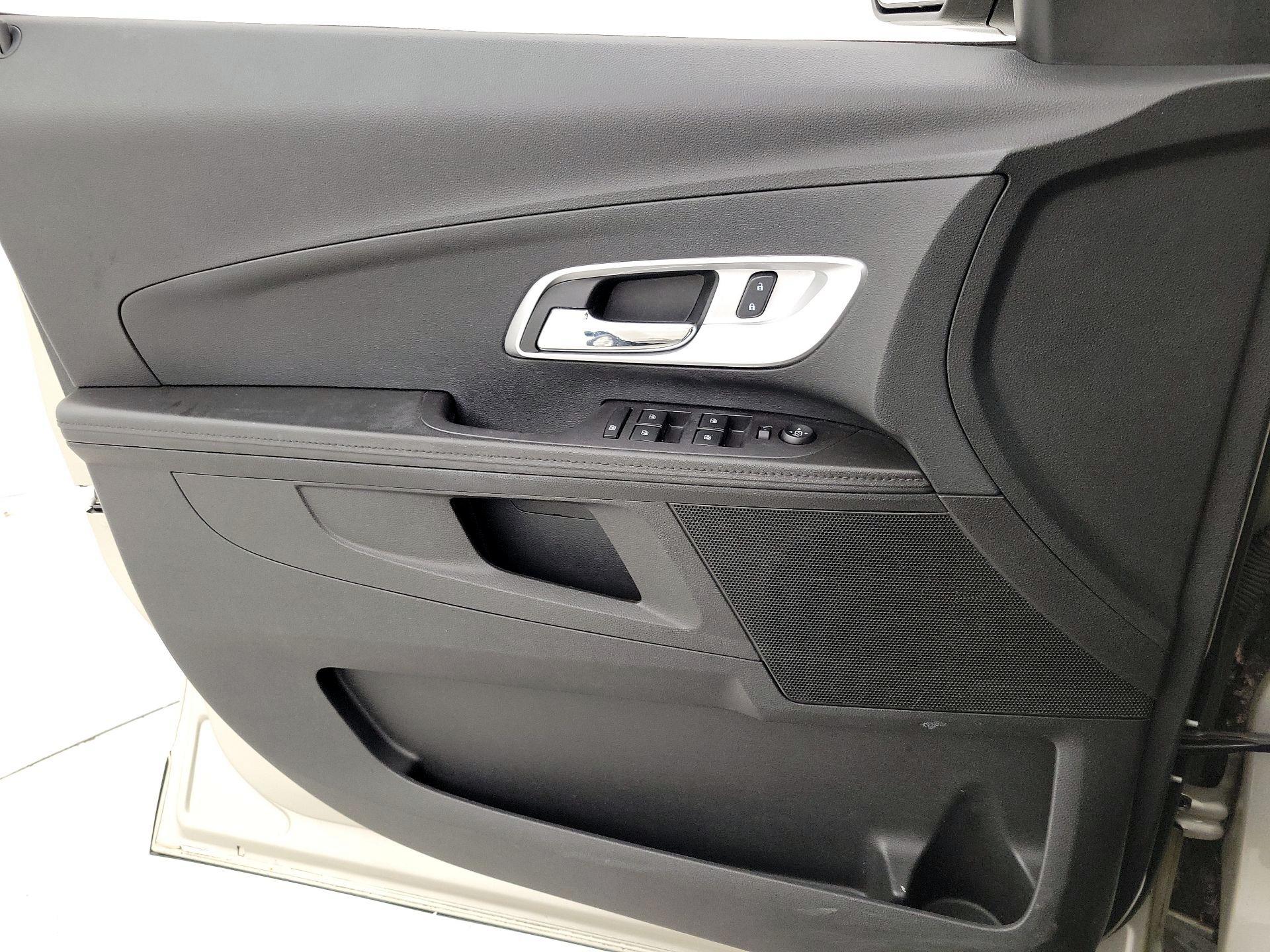 Thumbnail: 2016 Chevrolet Equinox - 12