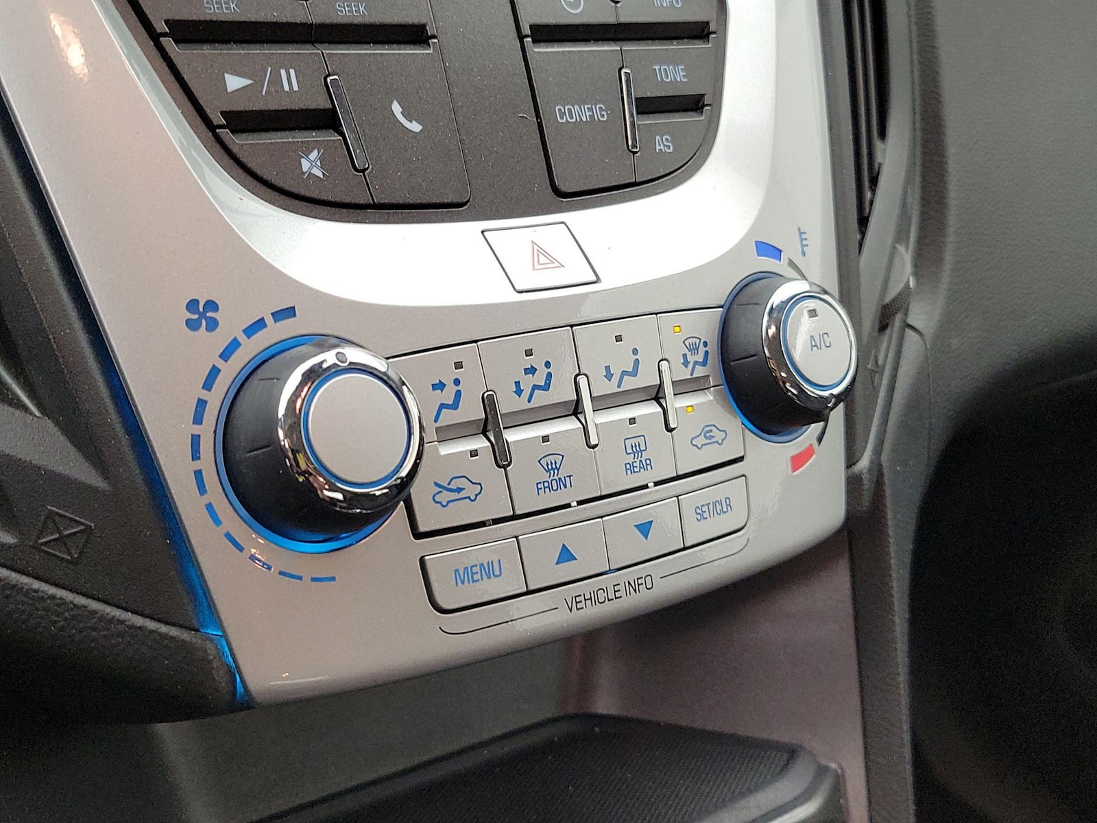 2016 Chevrolet Equinox LS - Photo 16