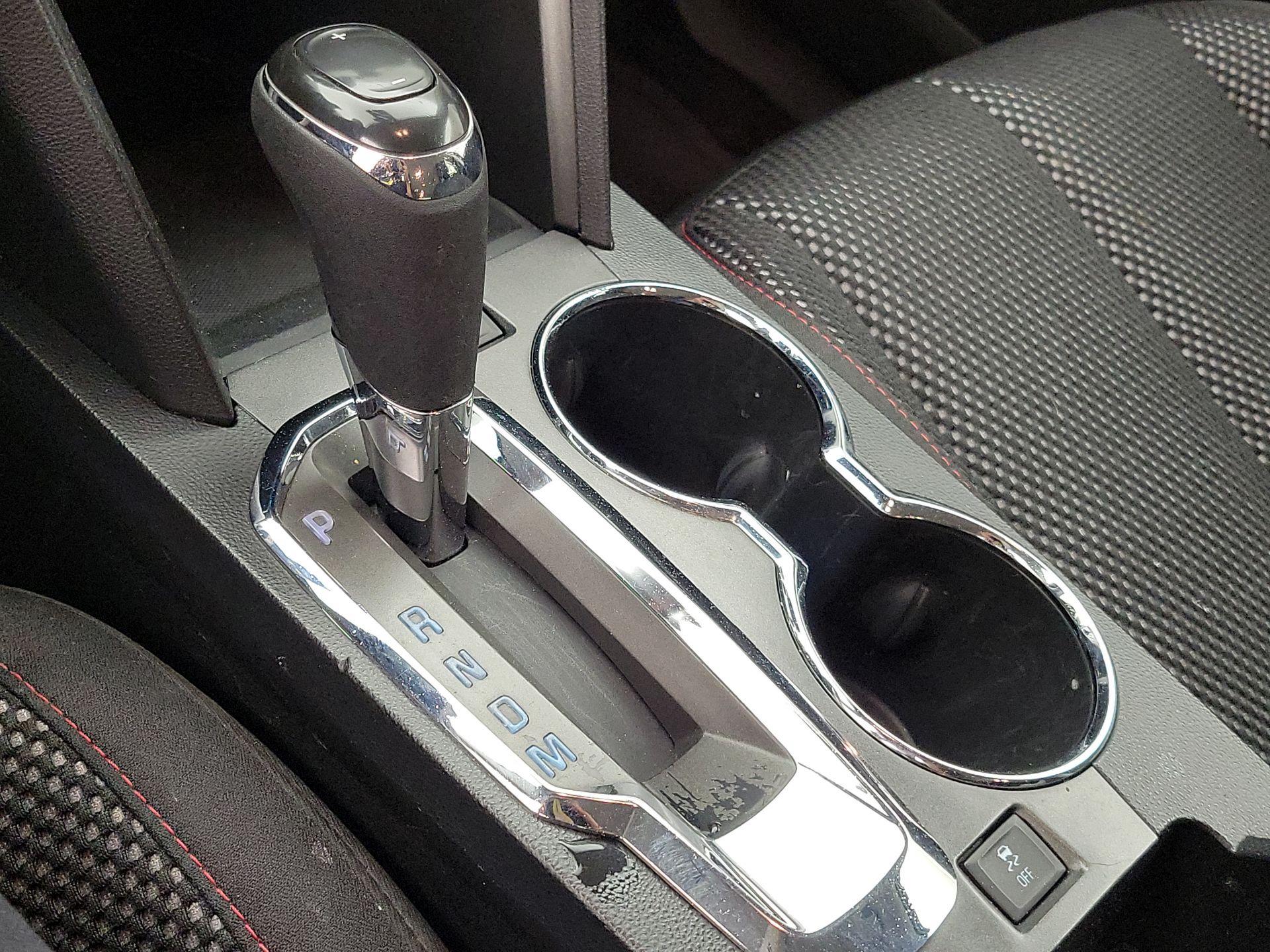 Thumbnail: 2016 Chevrolet Equinox - 16