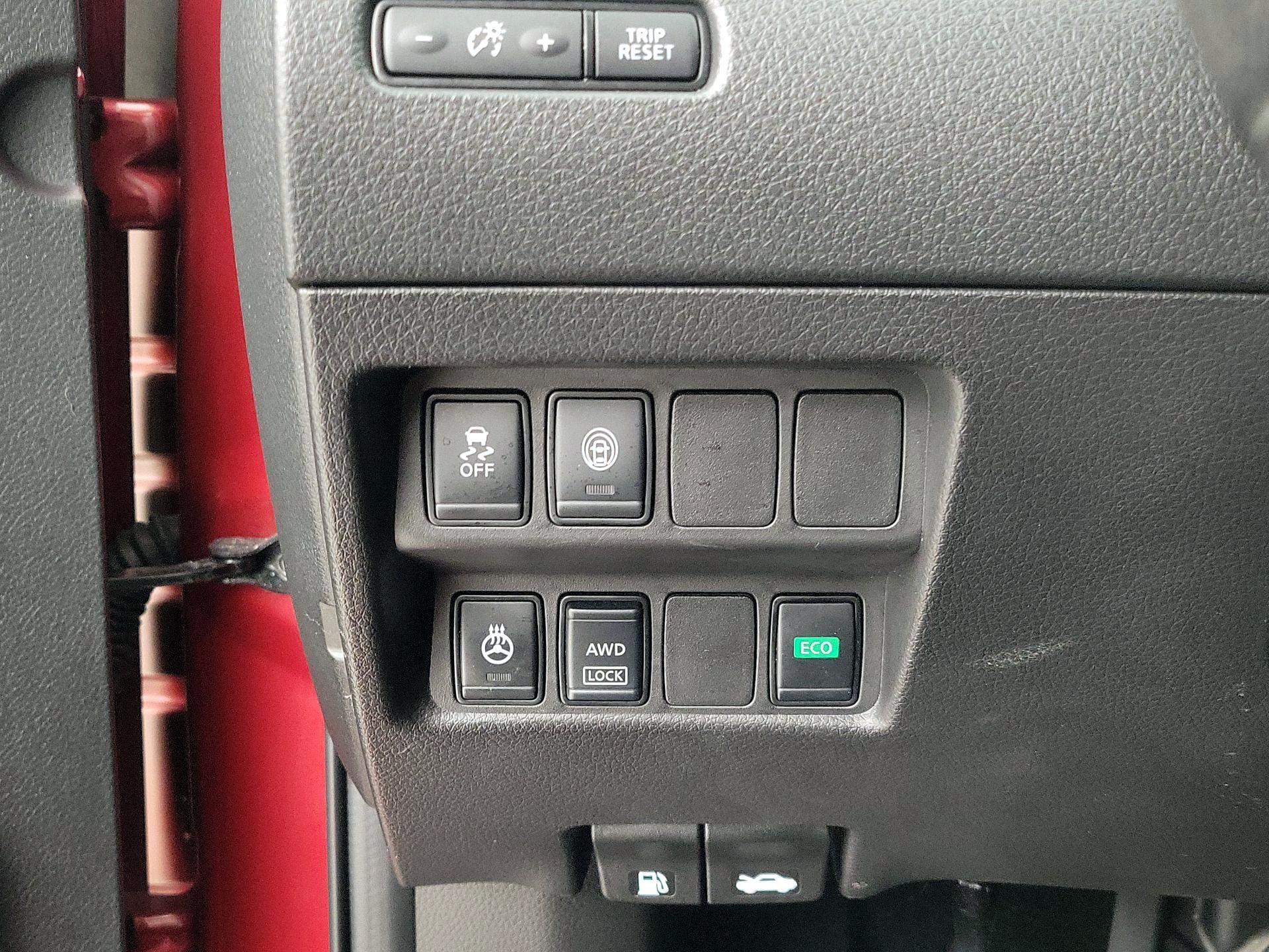 Thumbnail: 2019 Nissan Rogue Sport - 13