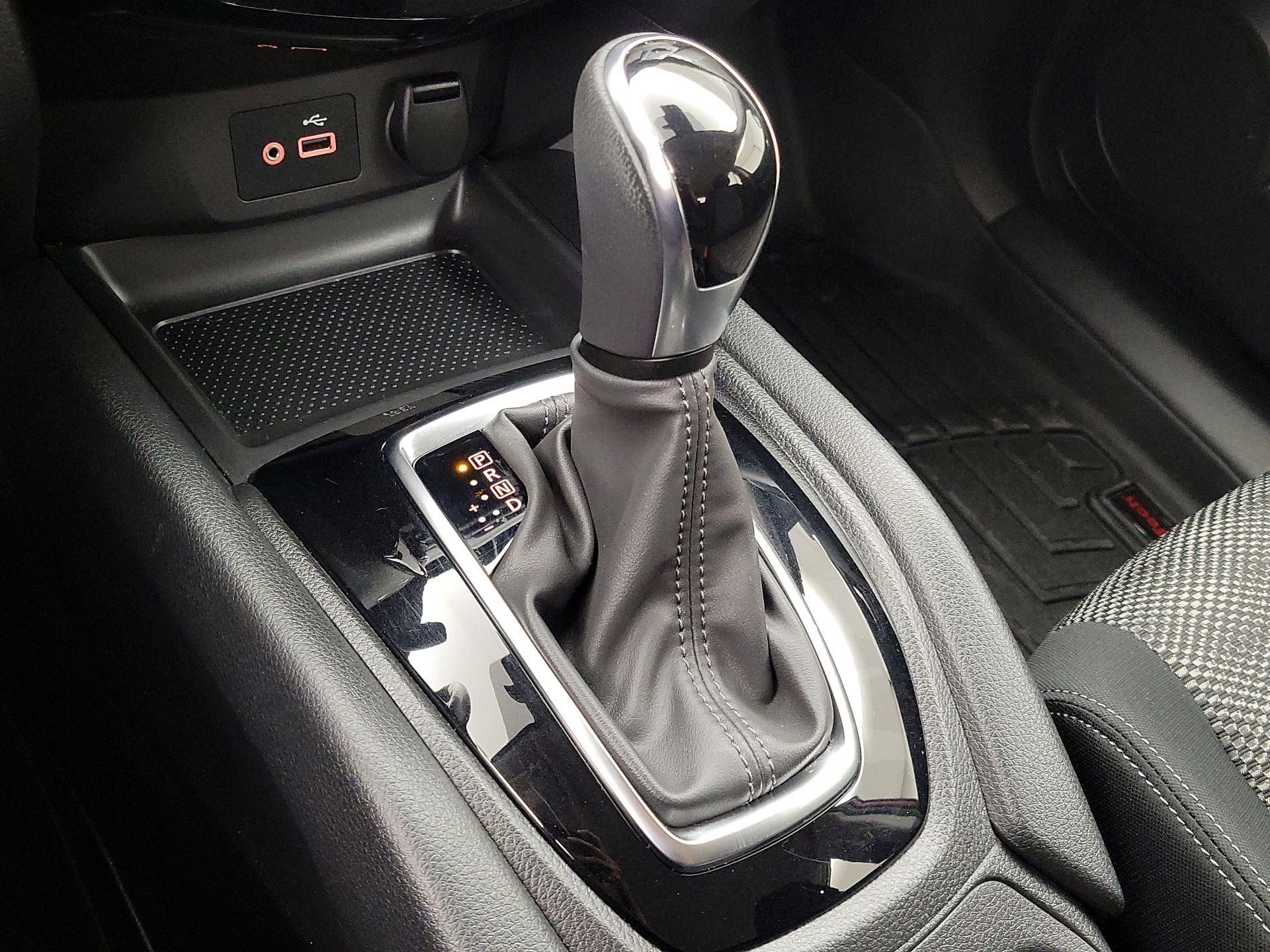 Thumbnail: 2019 Nissan Rogue Sport - 17