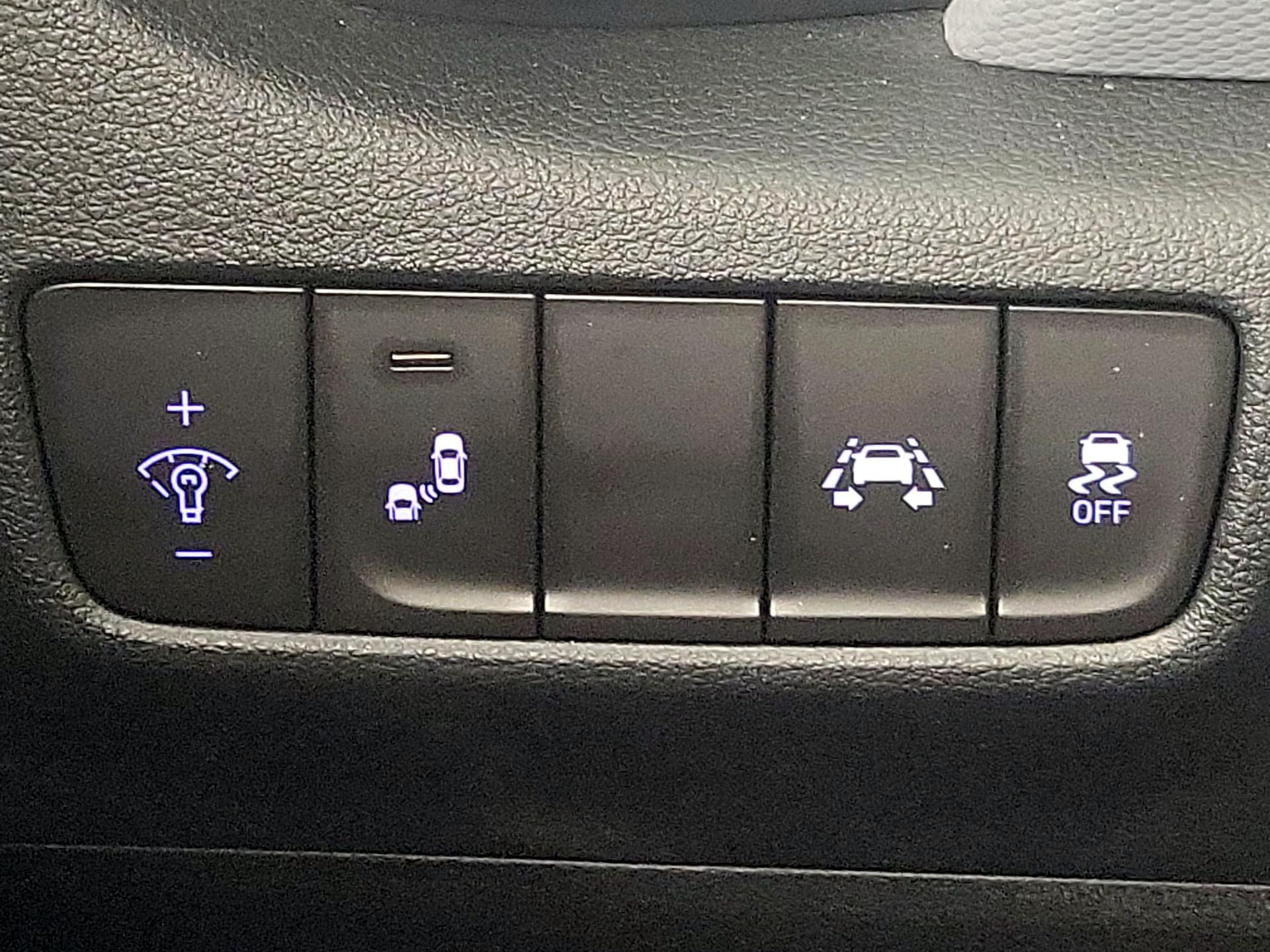 Thumbnail: 2020 Hyundai Kona - 13