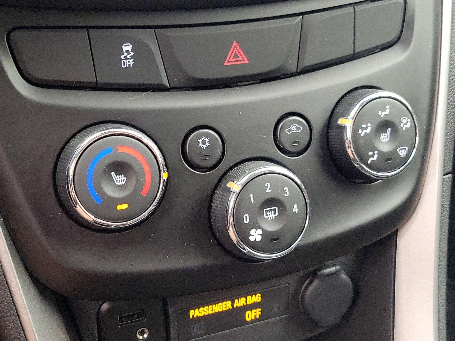 Thumbnail: 2021 Chevrolet Trax - 16