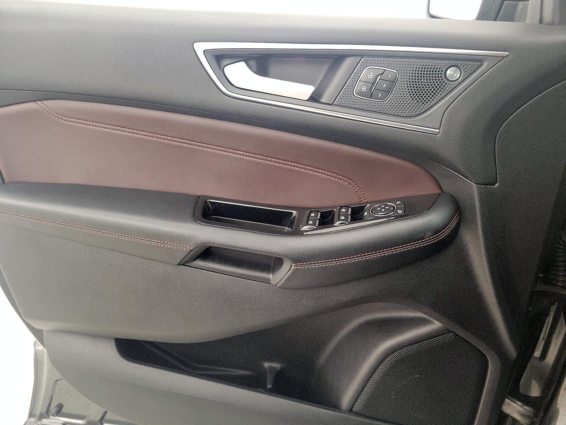 Thumbnail: 2020 Ford Edge - 12