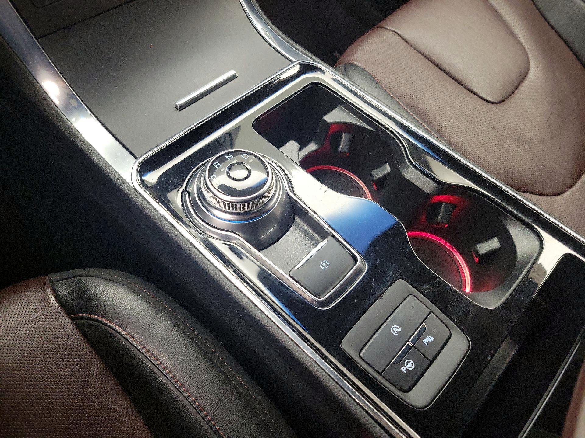 Thumbnail: 2020 Ford Edge - 18