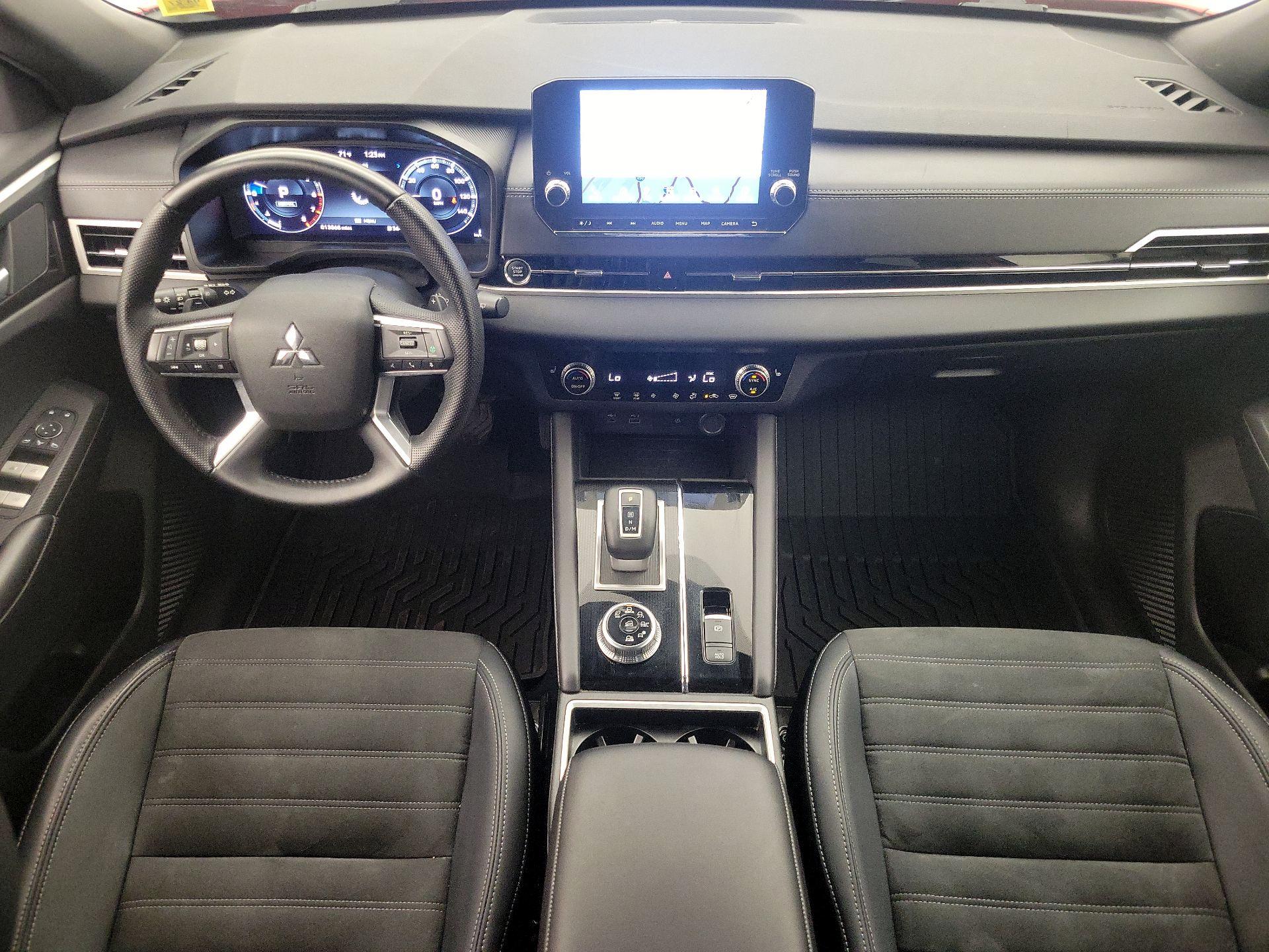 Thumbnail: 2024 Mitsubishi Outlander - 9