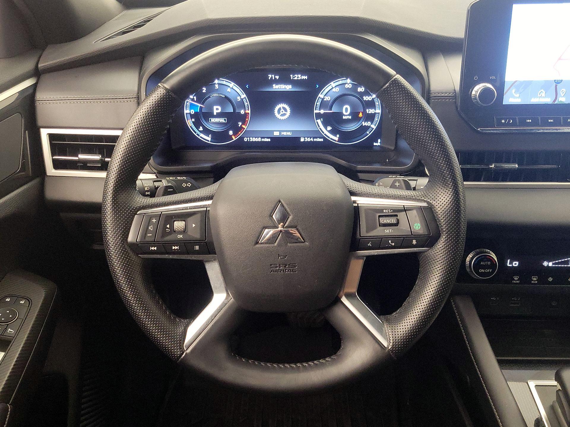 Thumbnail: 2024 Mitsubishi Outlander - 10